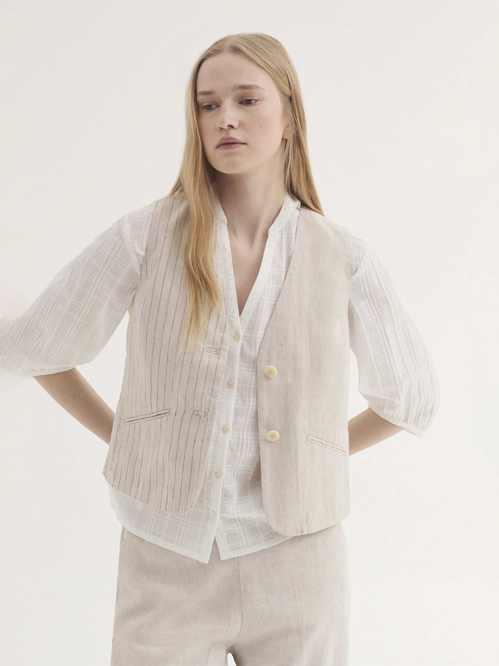 Gilet en lin et coton à chevrons jacquard