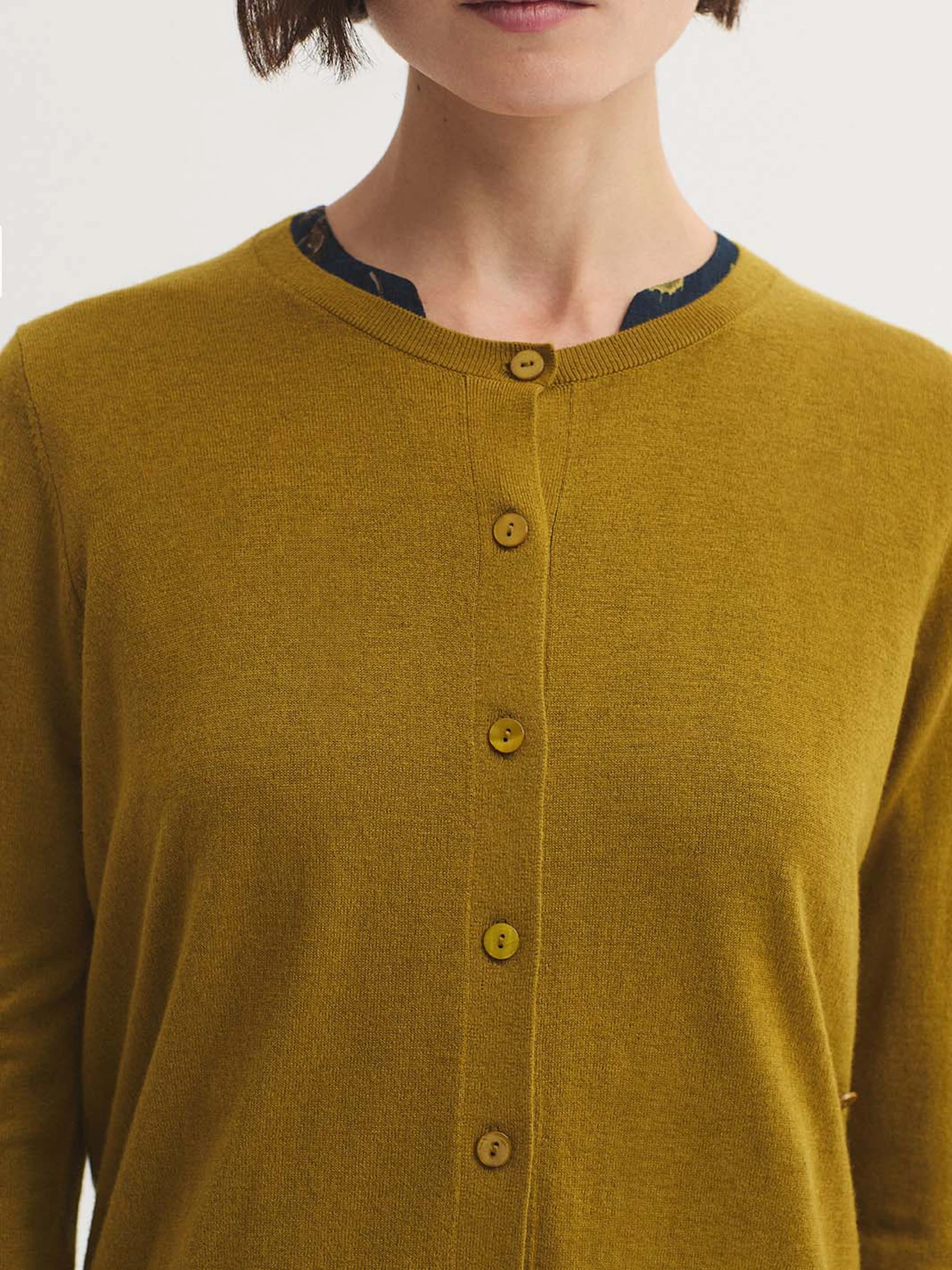 Cardigan basic incrociato