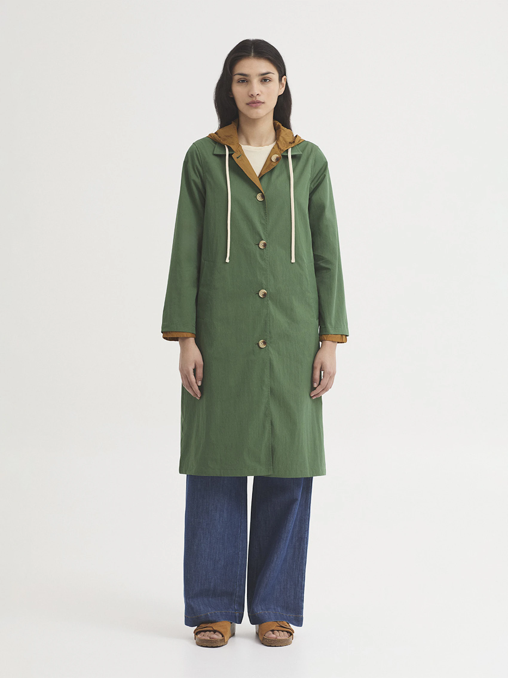Trench reversible