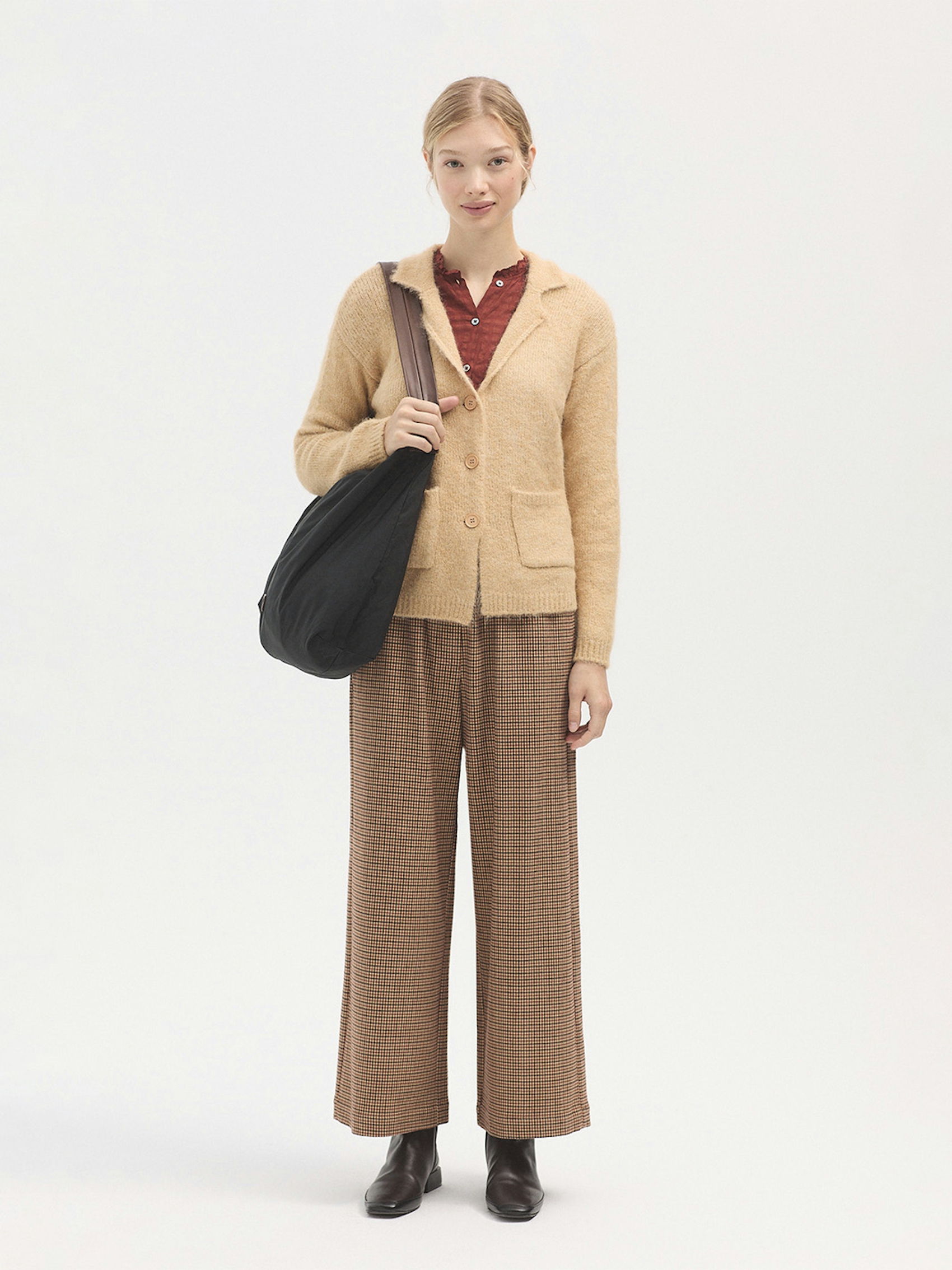 Chunky cardigan with pockets 0