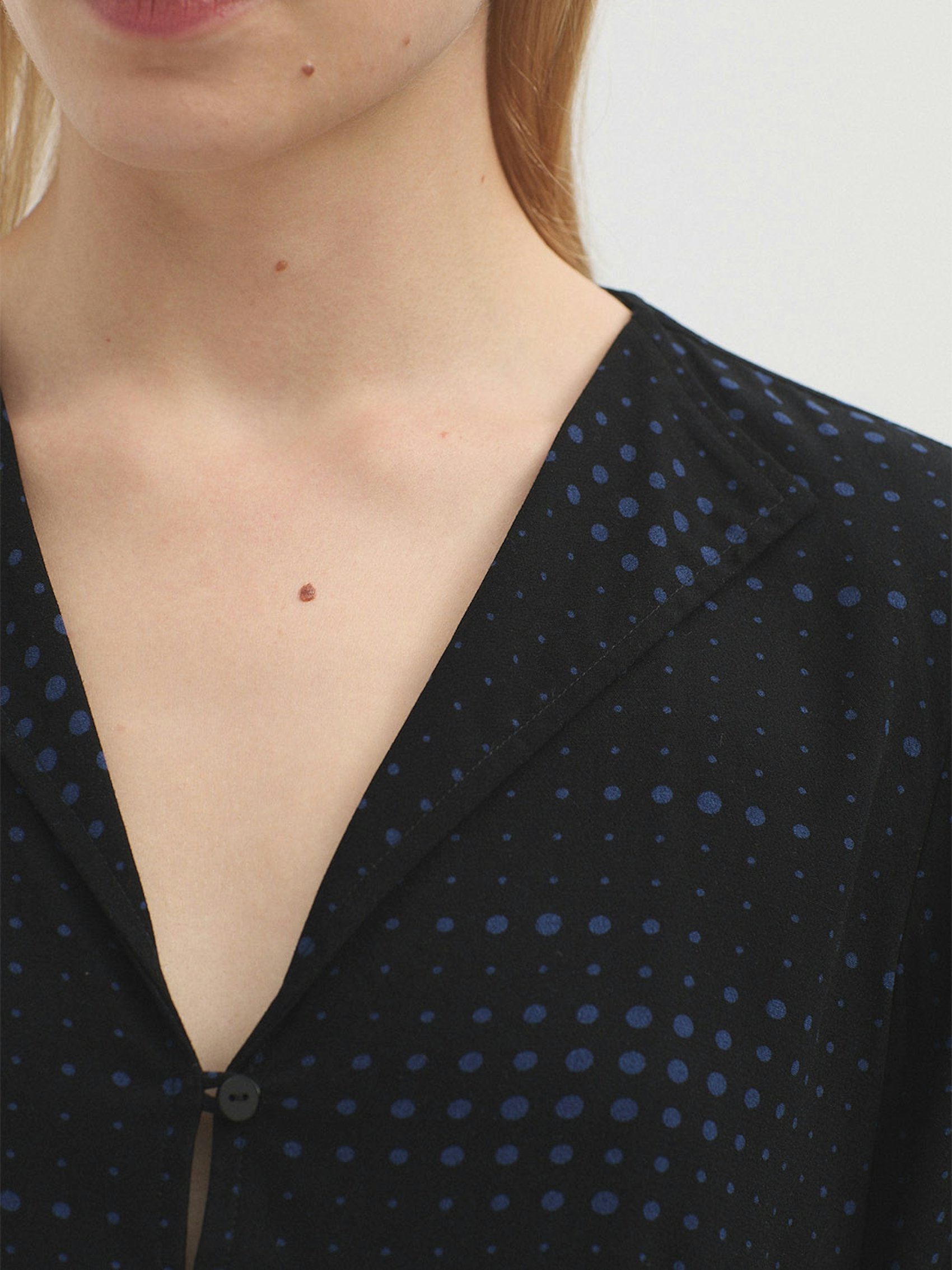 Scale Dots blouse