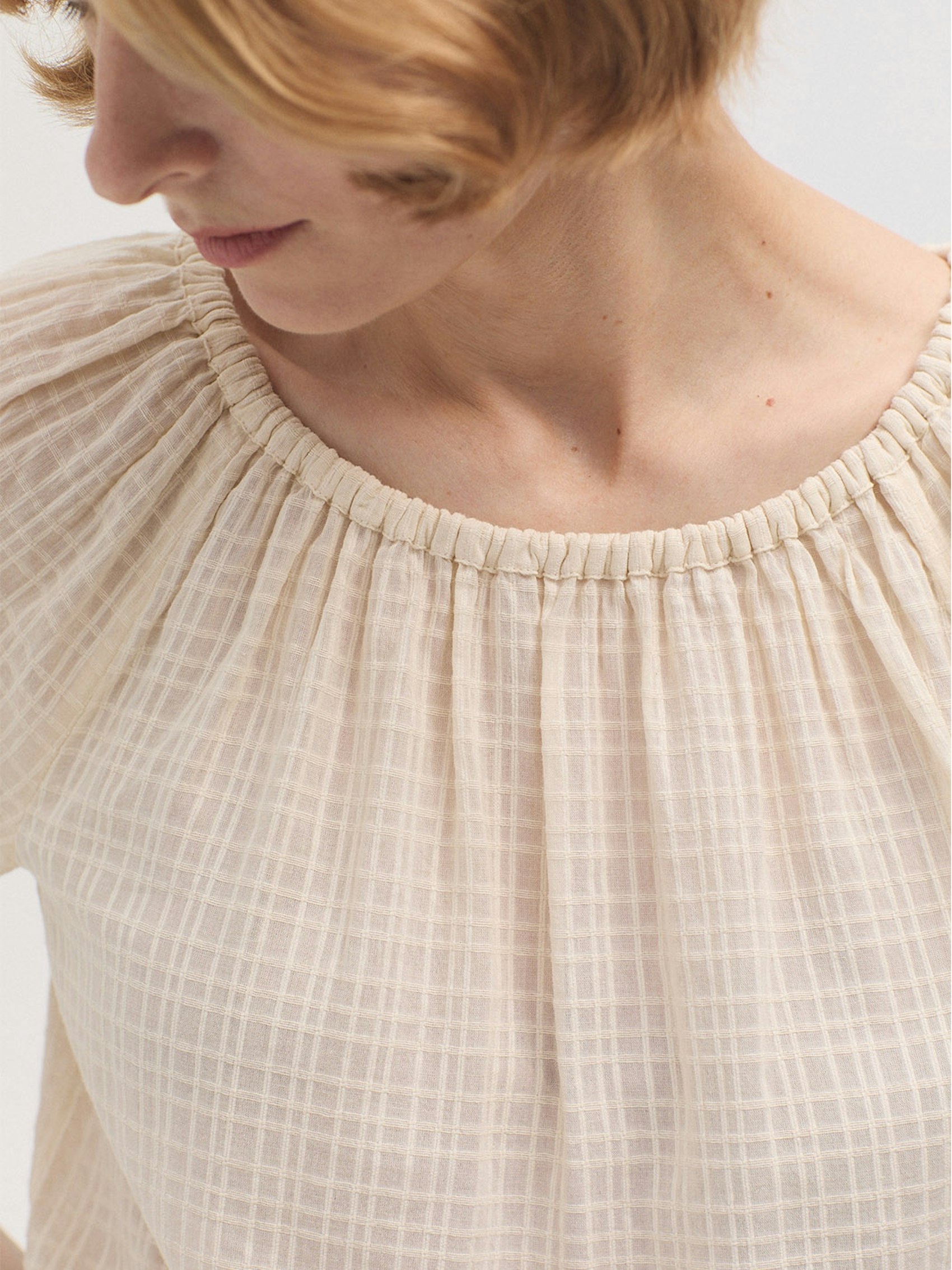 Blusa cuello barca
