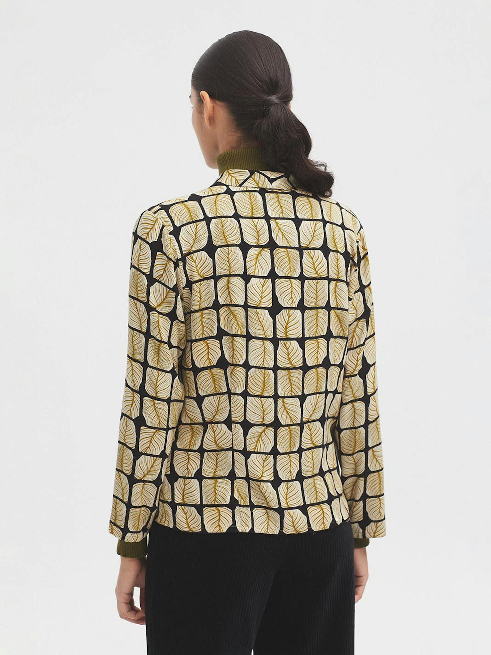 Square Leaves lapel blouse 3