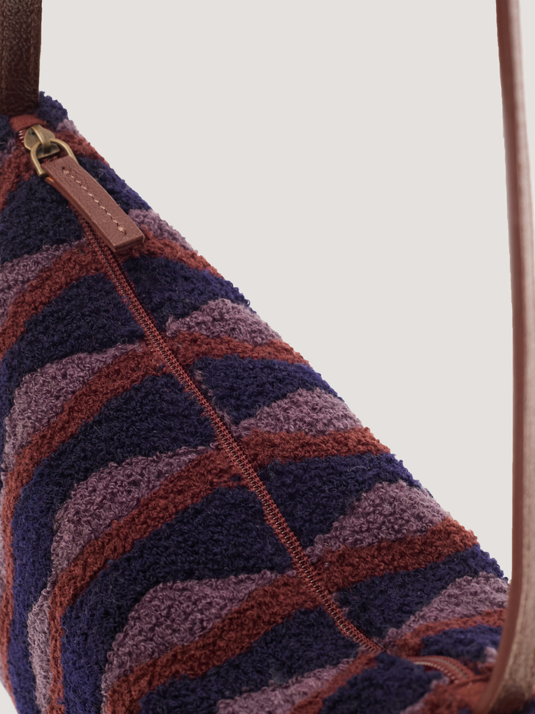 Endless Column bag
