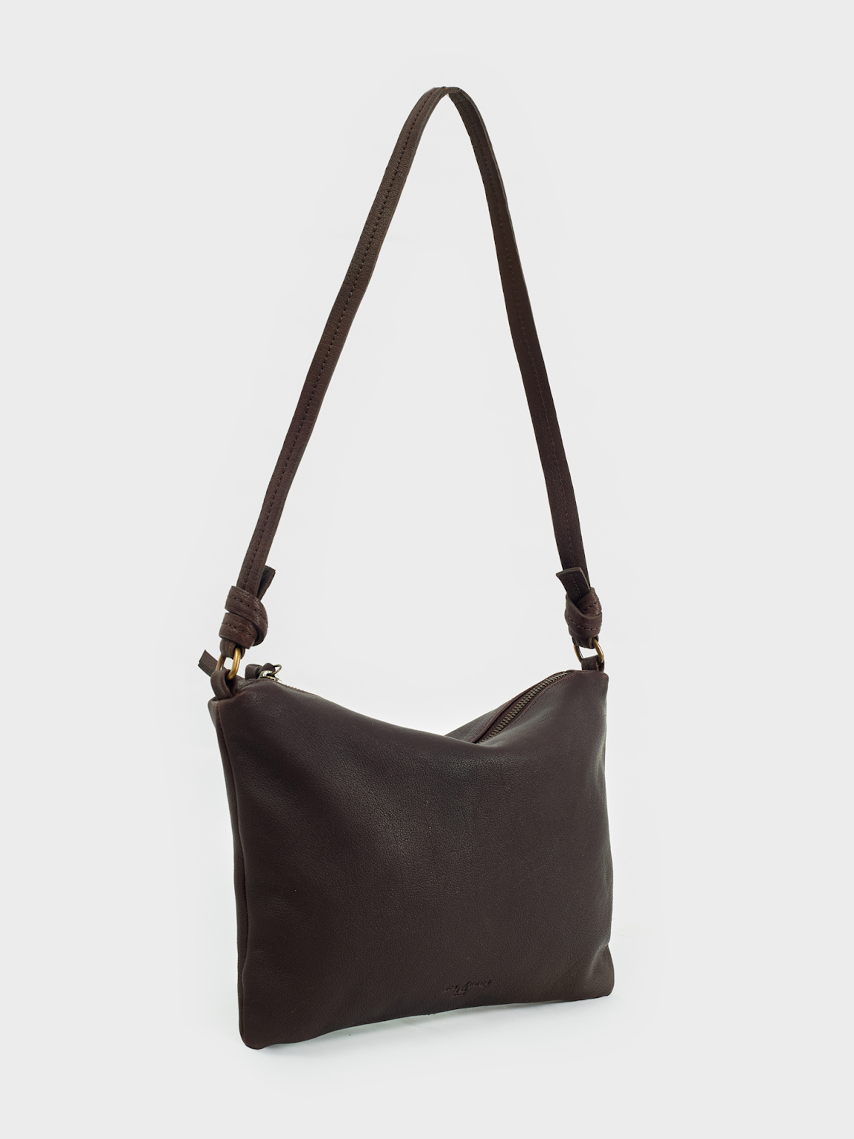 Bolso piel detalle nudos 1