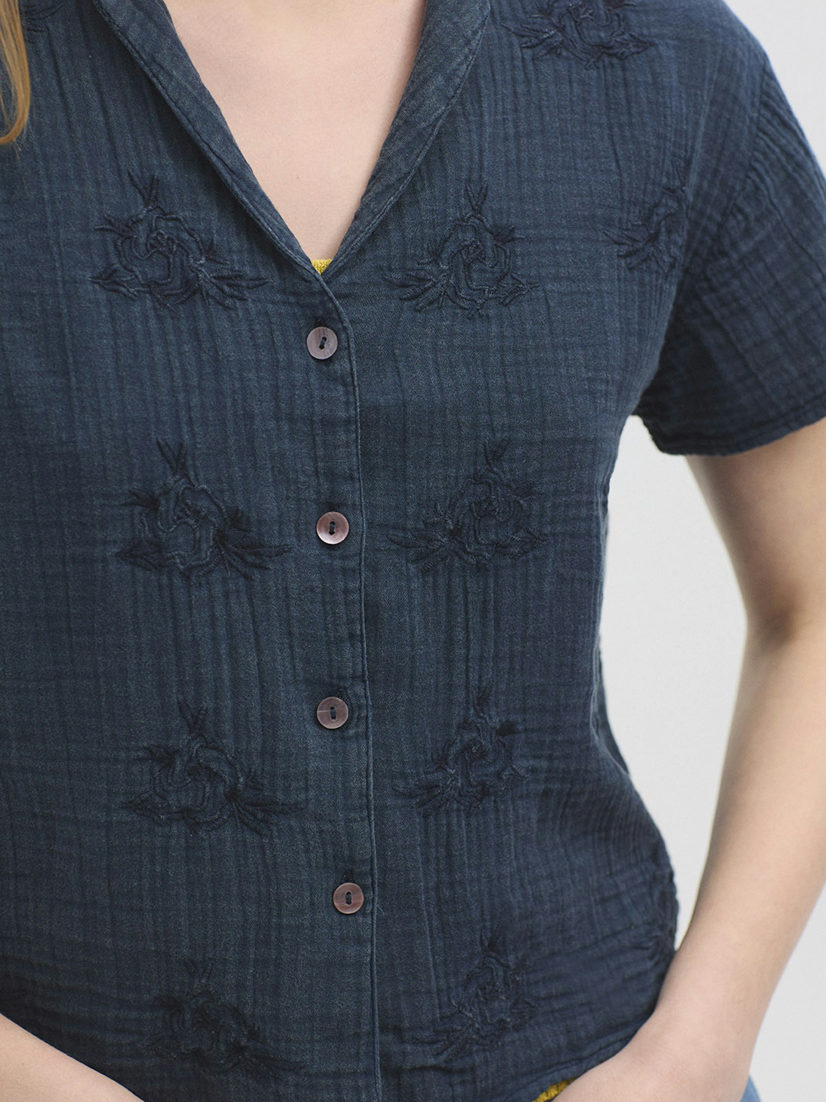 Camisa bordada algodón