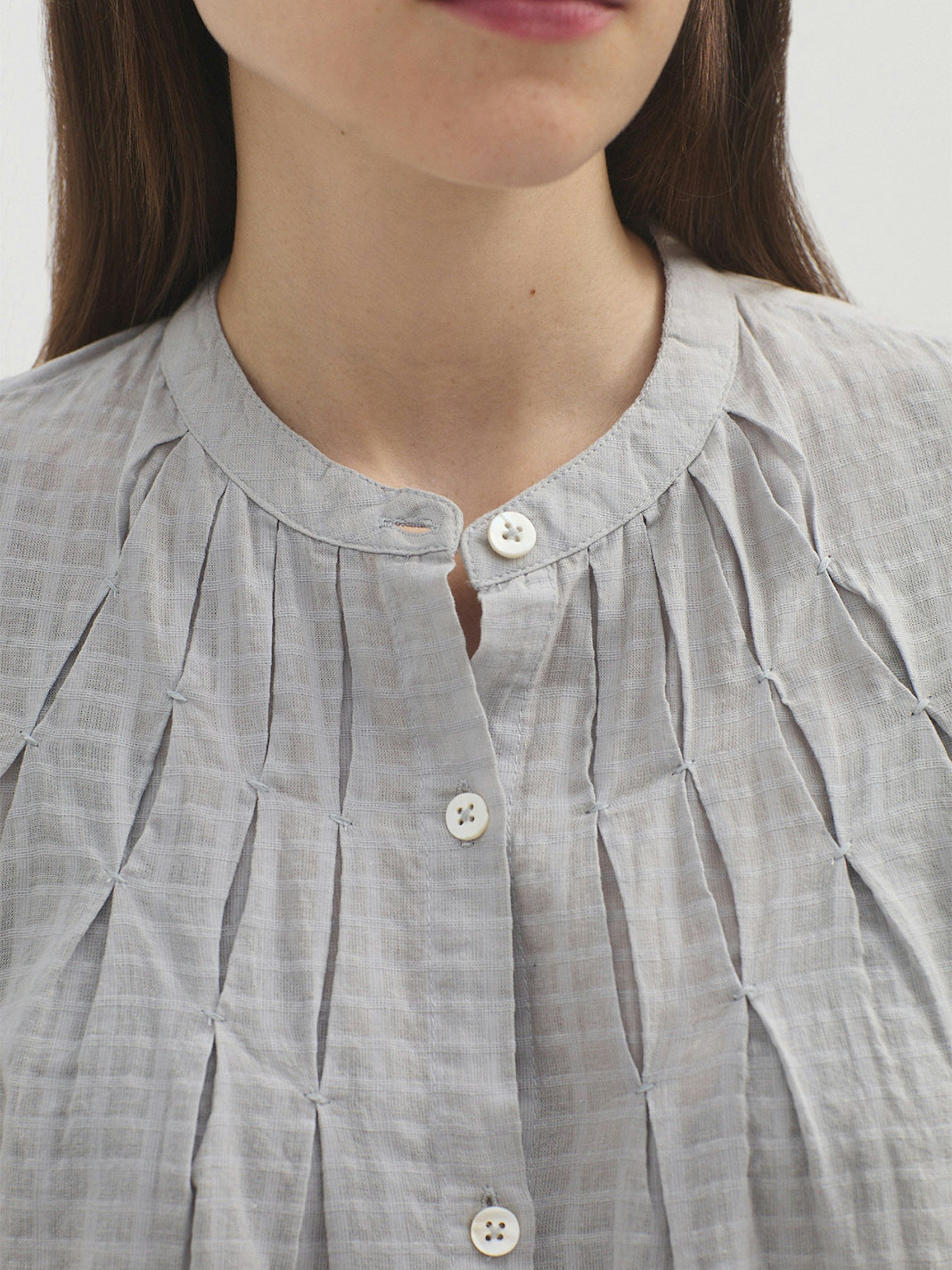 Embroidered mesh-knit shirt