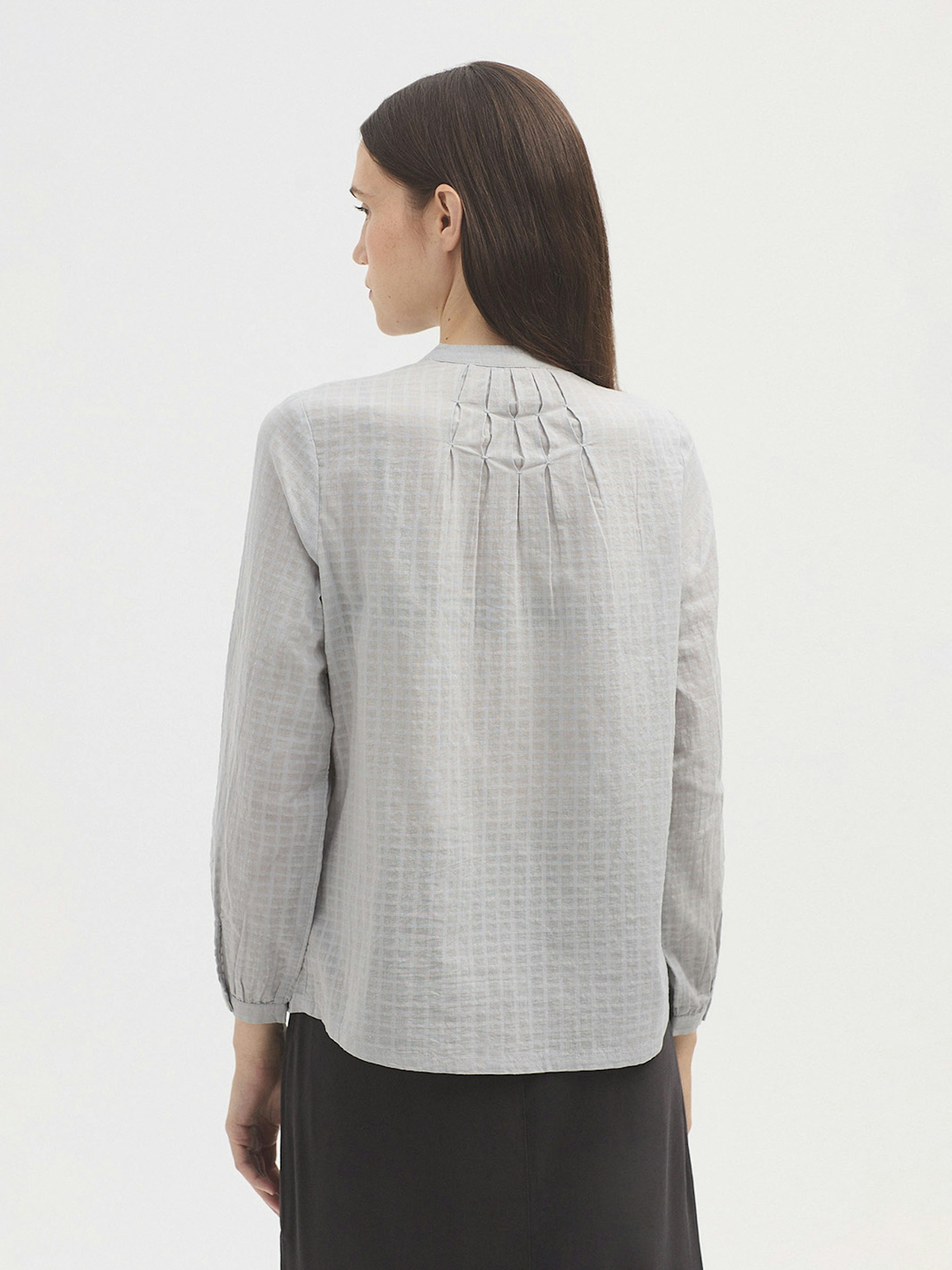 Embroidered mesh-knit shirt