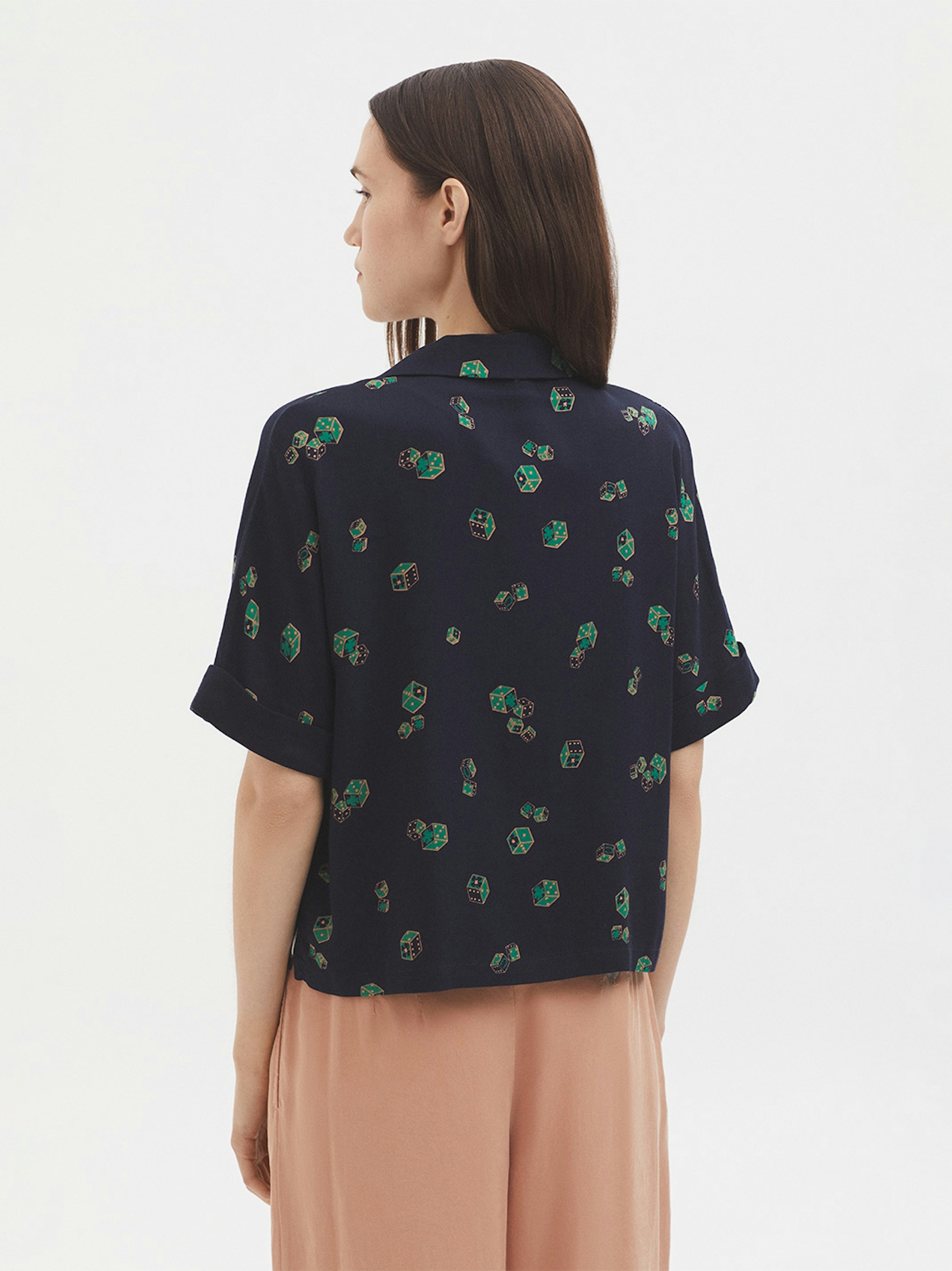 Chemise Dice Game