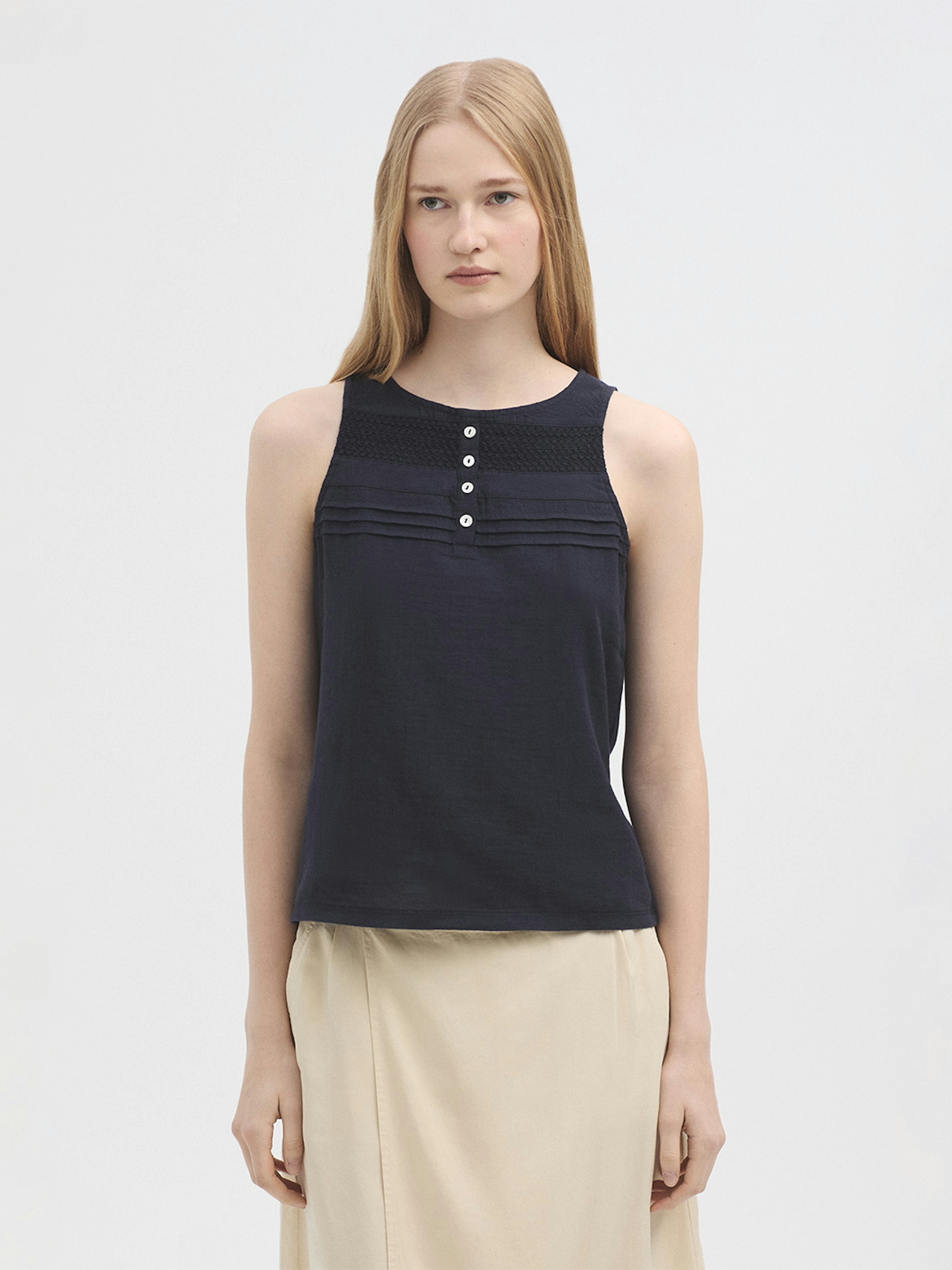Camiseta algodón tirantes puntilla