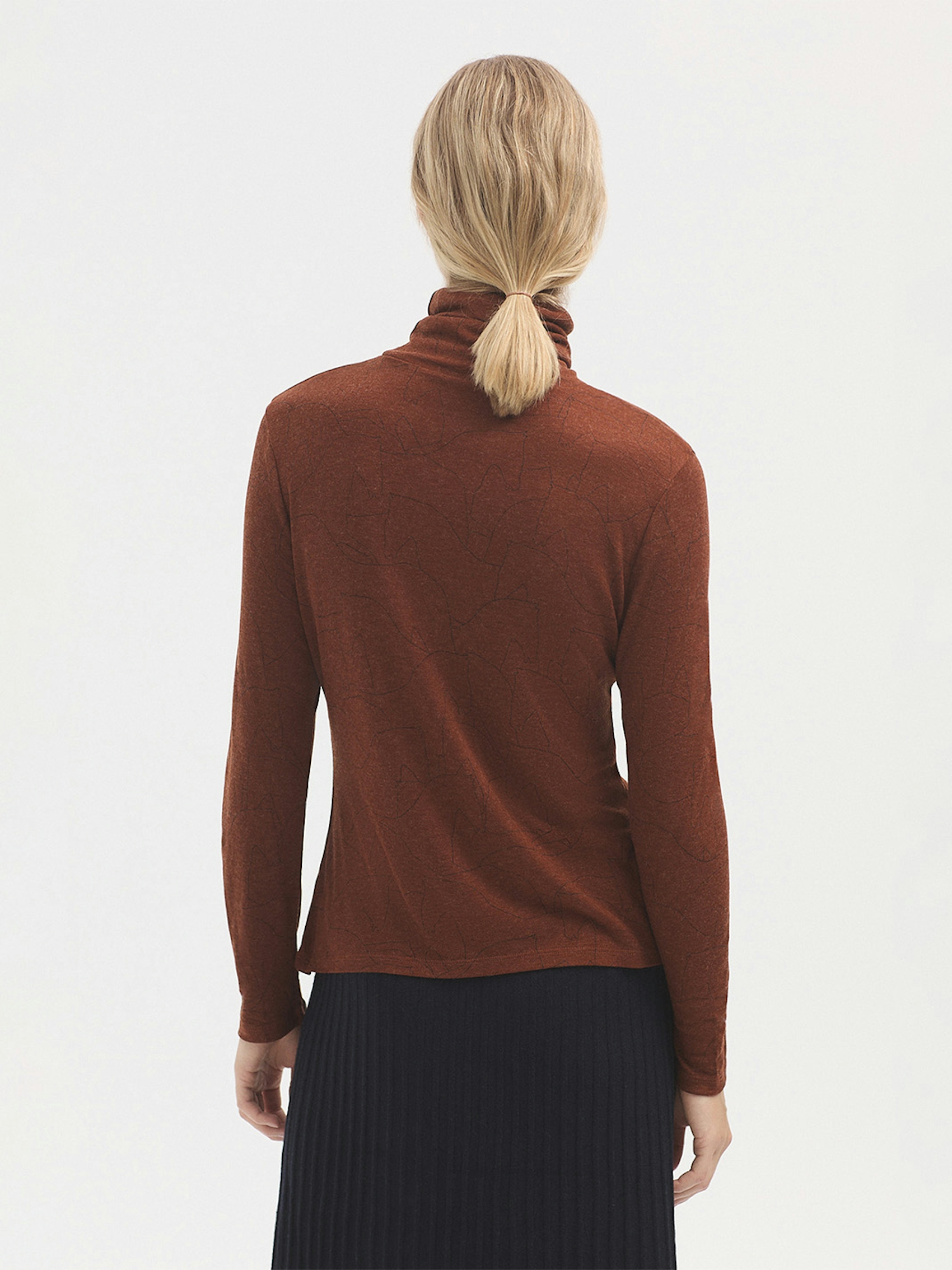 Silhouette mock neck top