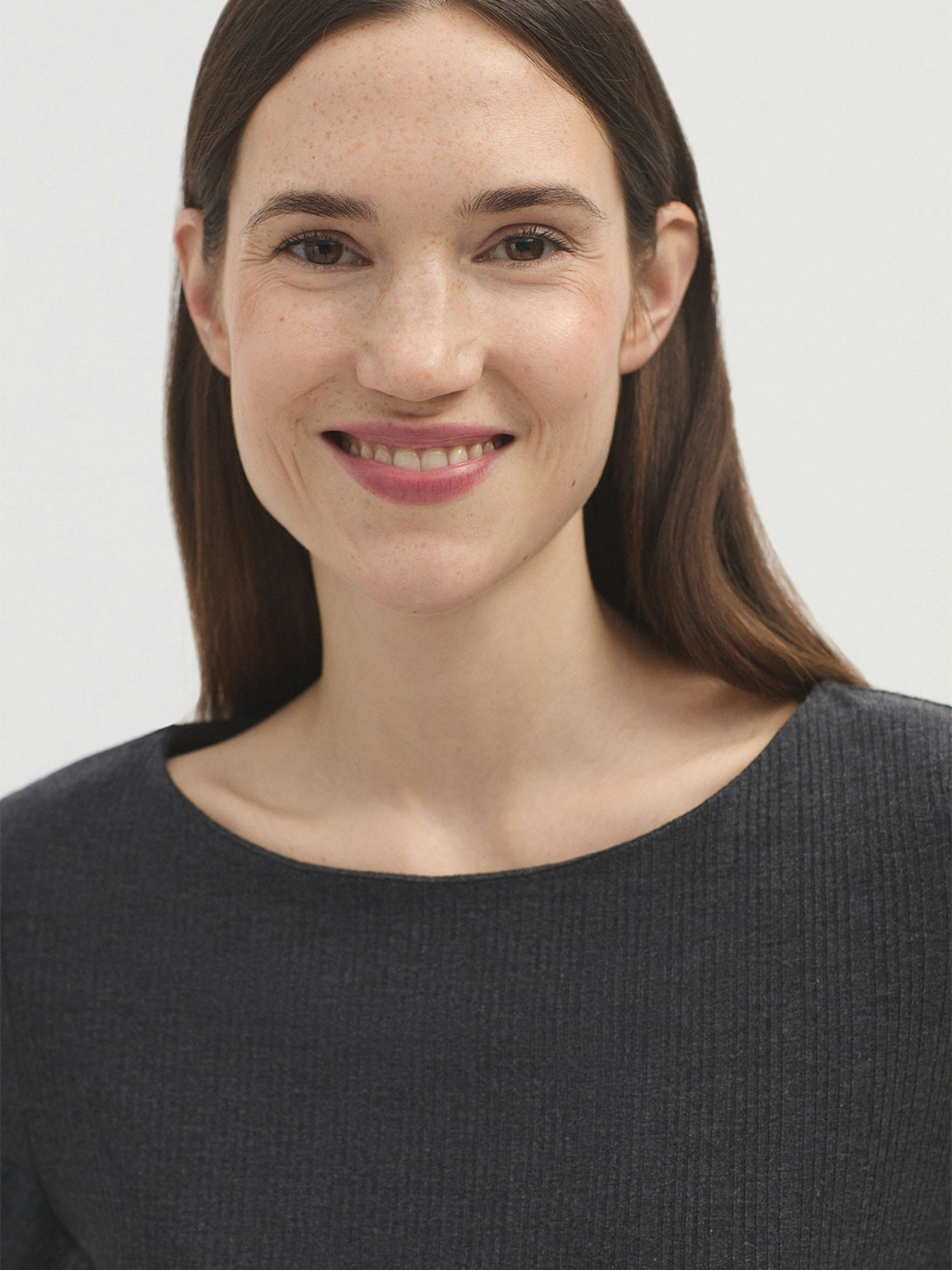 Ribbed boat neck top