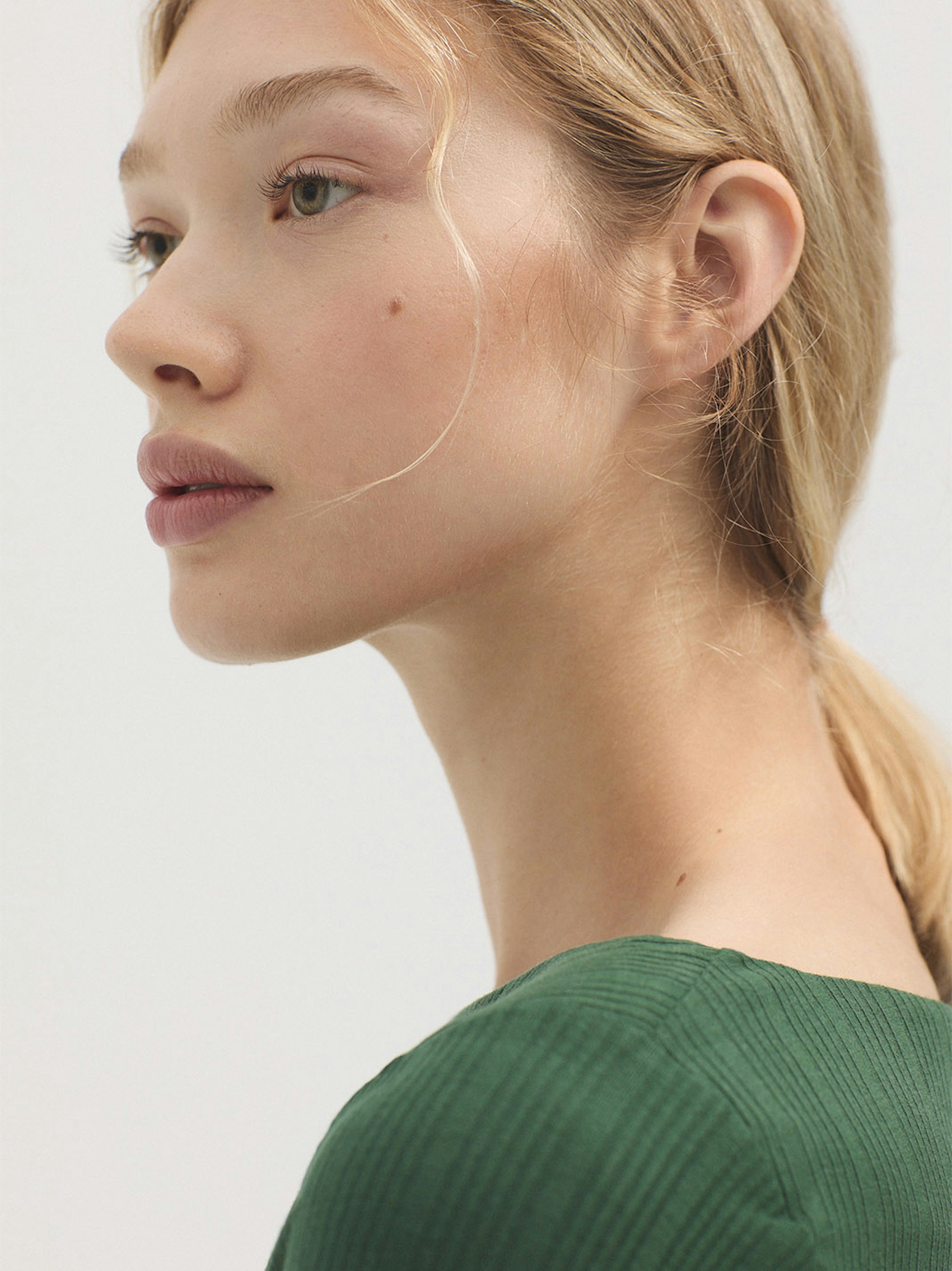Ribbed boat neck top