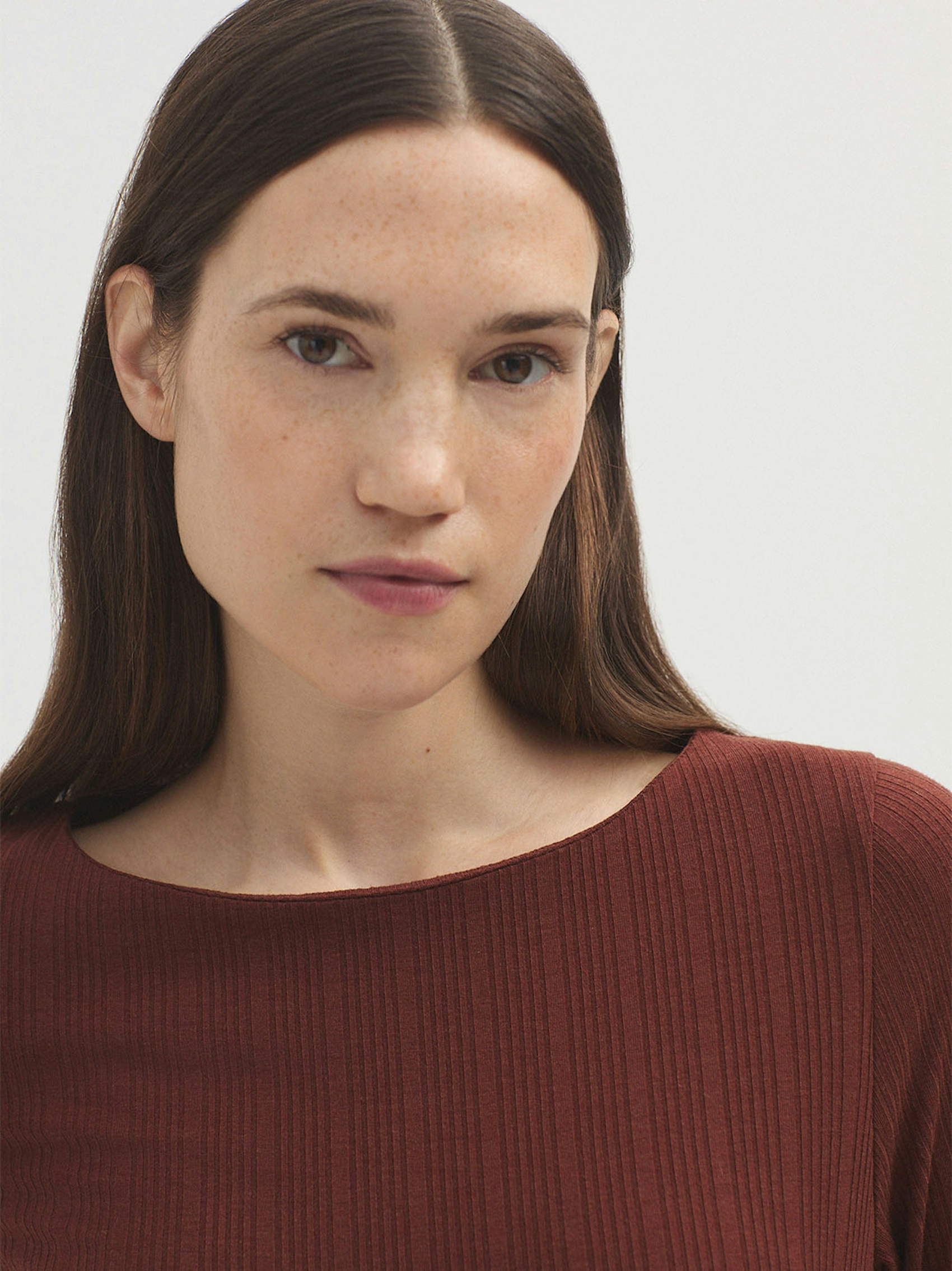Ribbed boat neck top