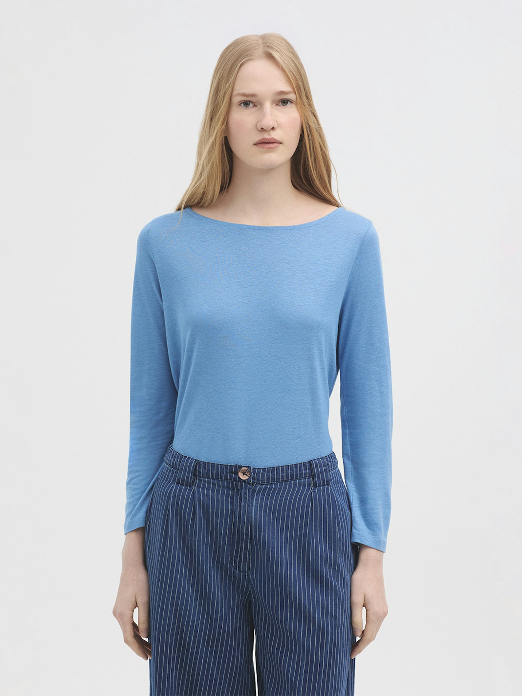 Boat neck linen T-shirt
