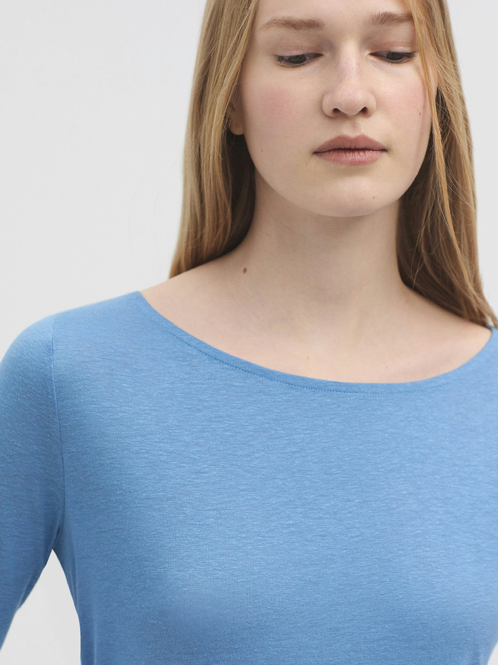 Boat neck linen T-shirt