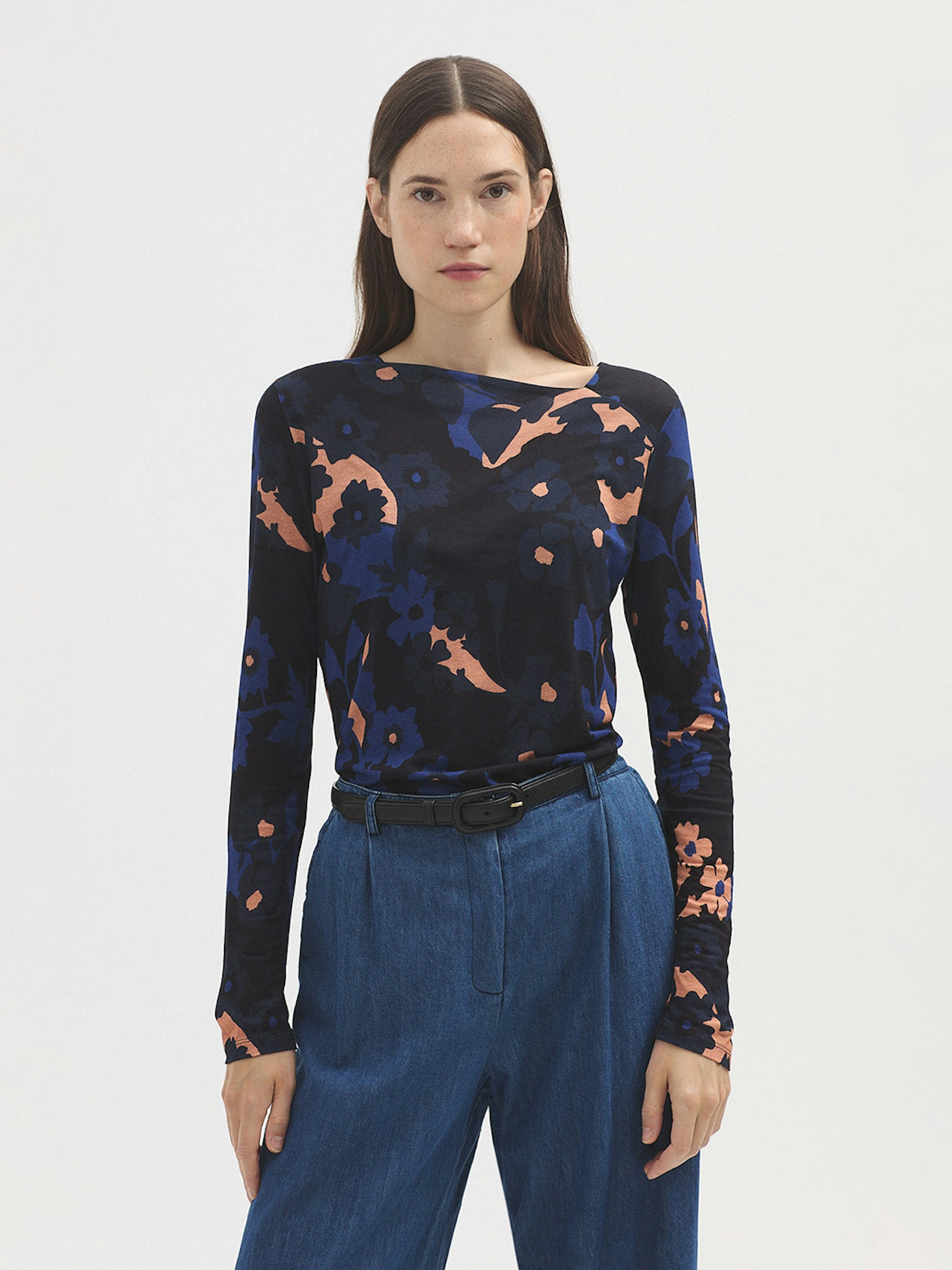Flowers wool top