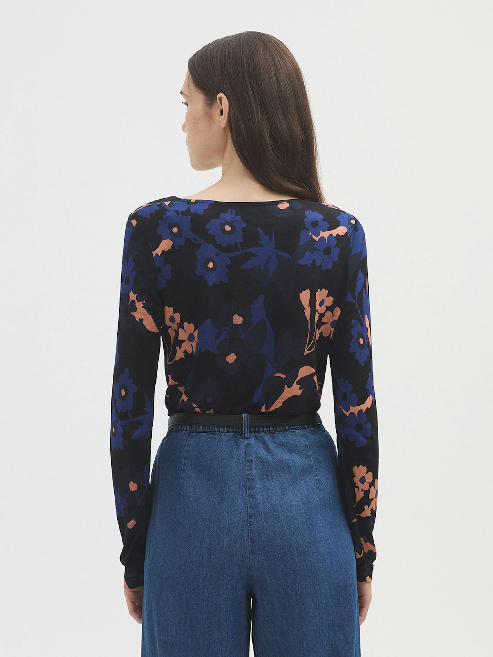 Flowers wool top