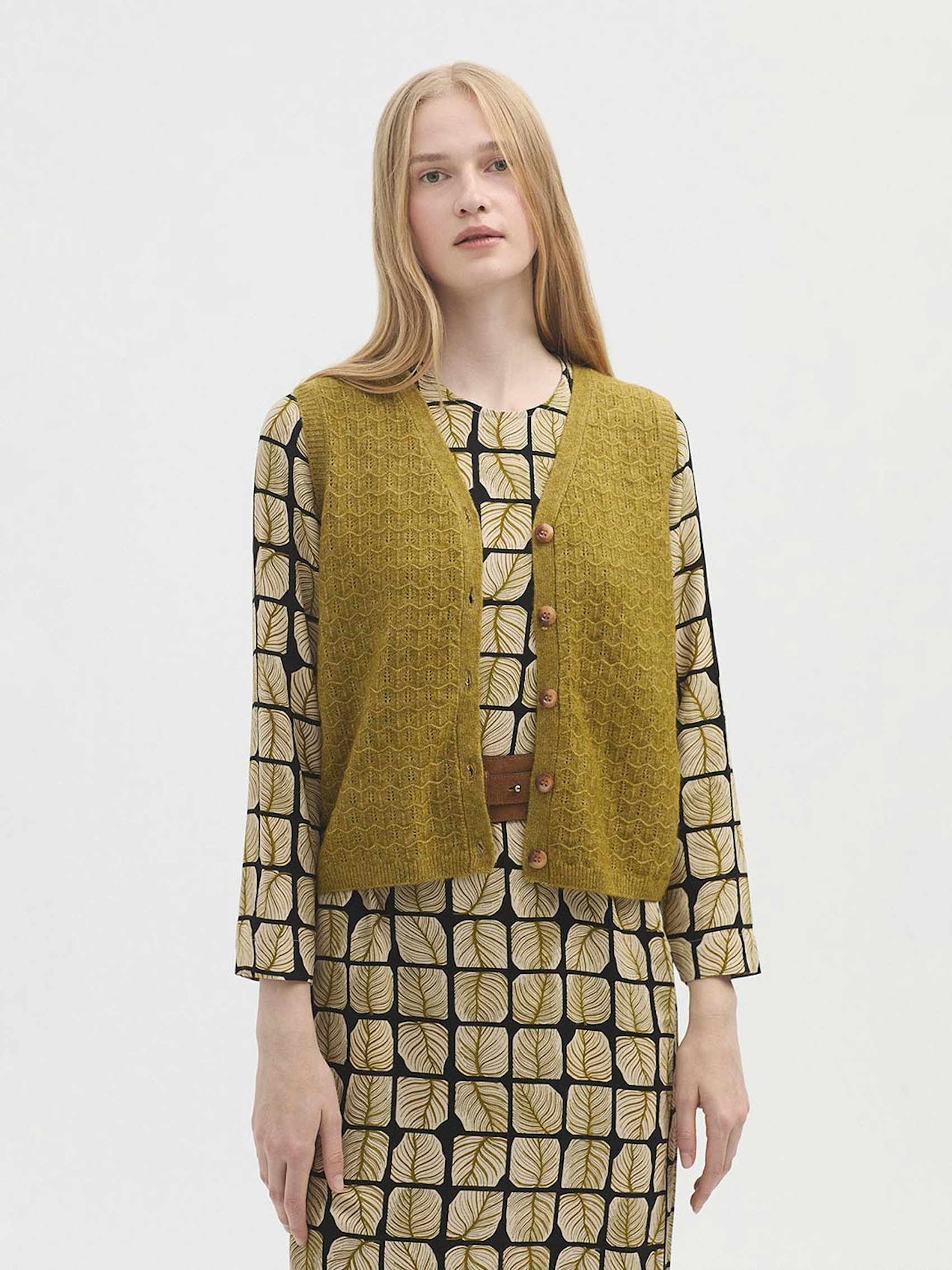 Openwork cashmere vest