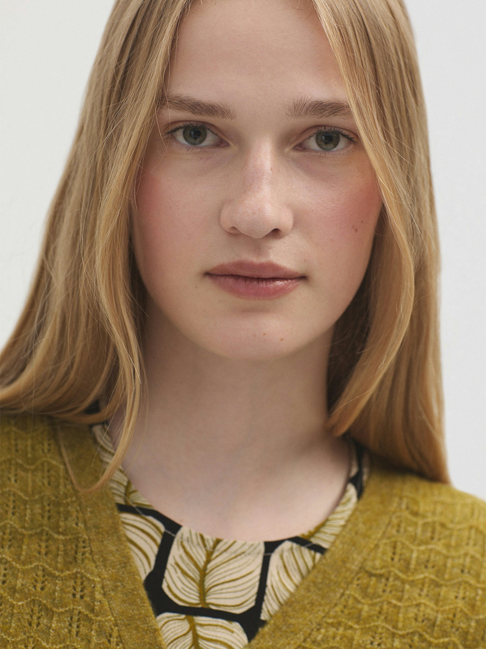 Openwork cashmere vest