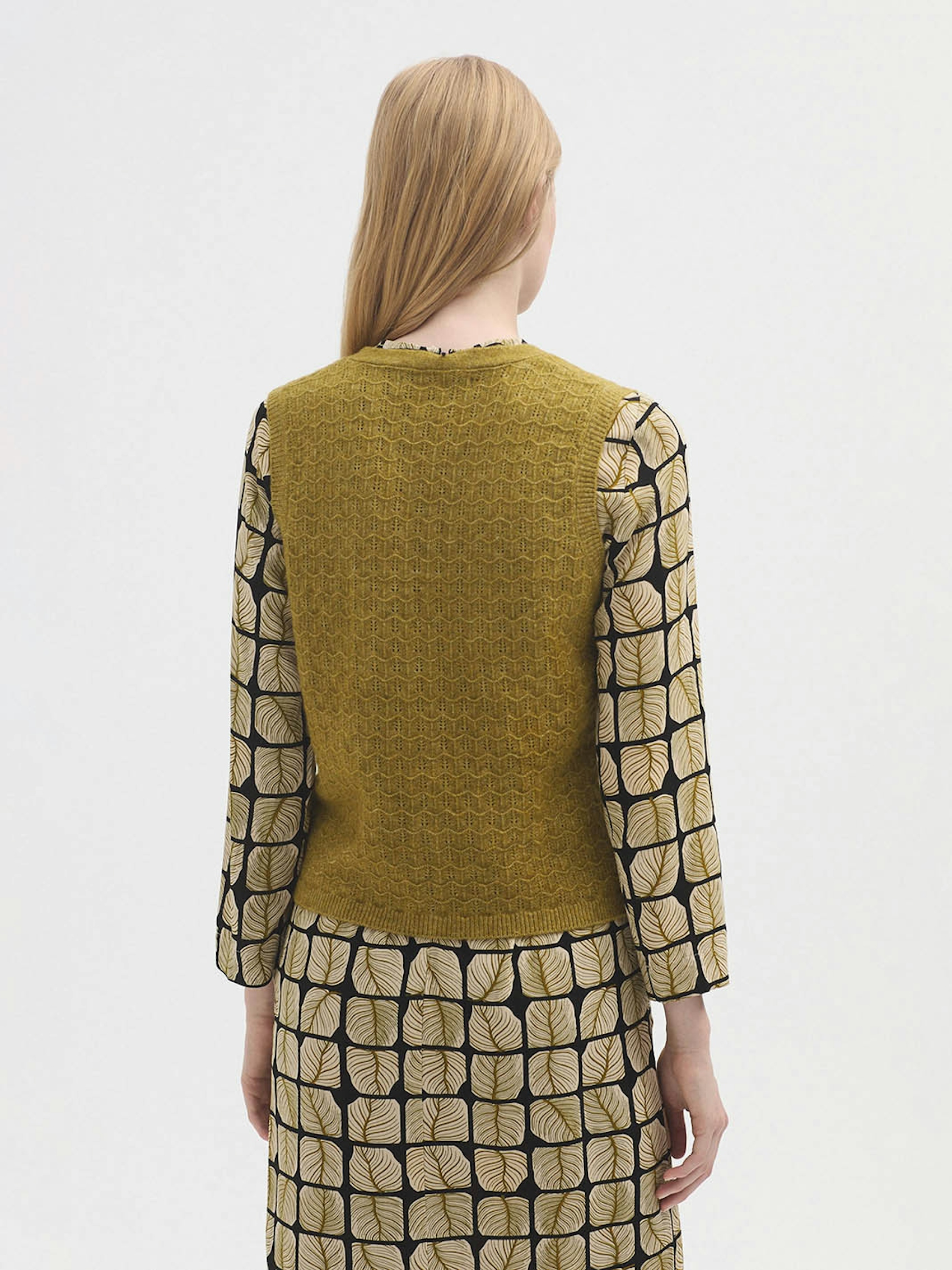Openwork cashmere vest