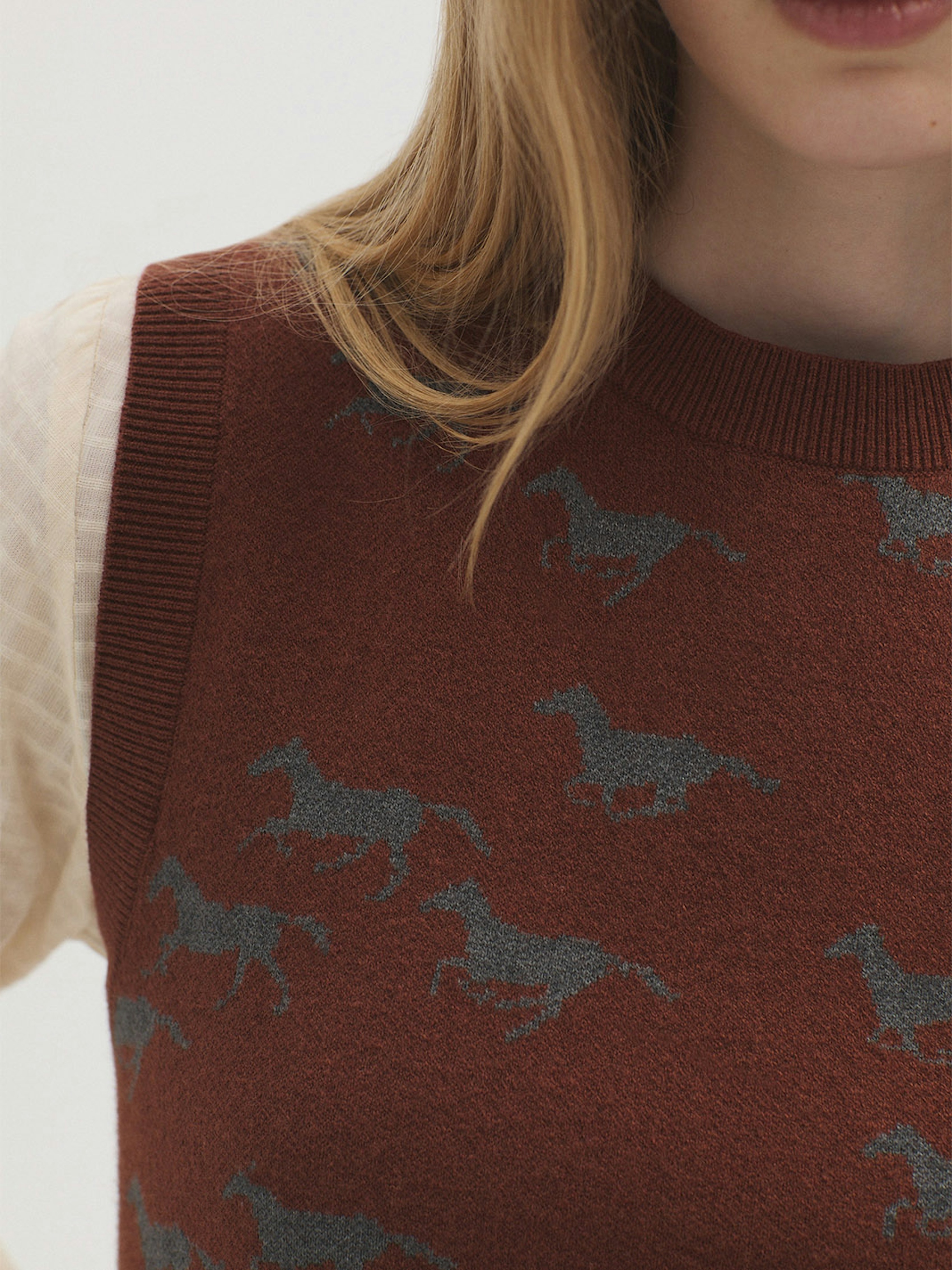 Horses jacquard vest
