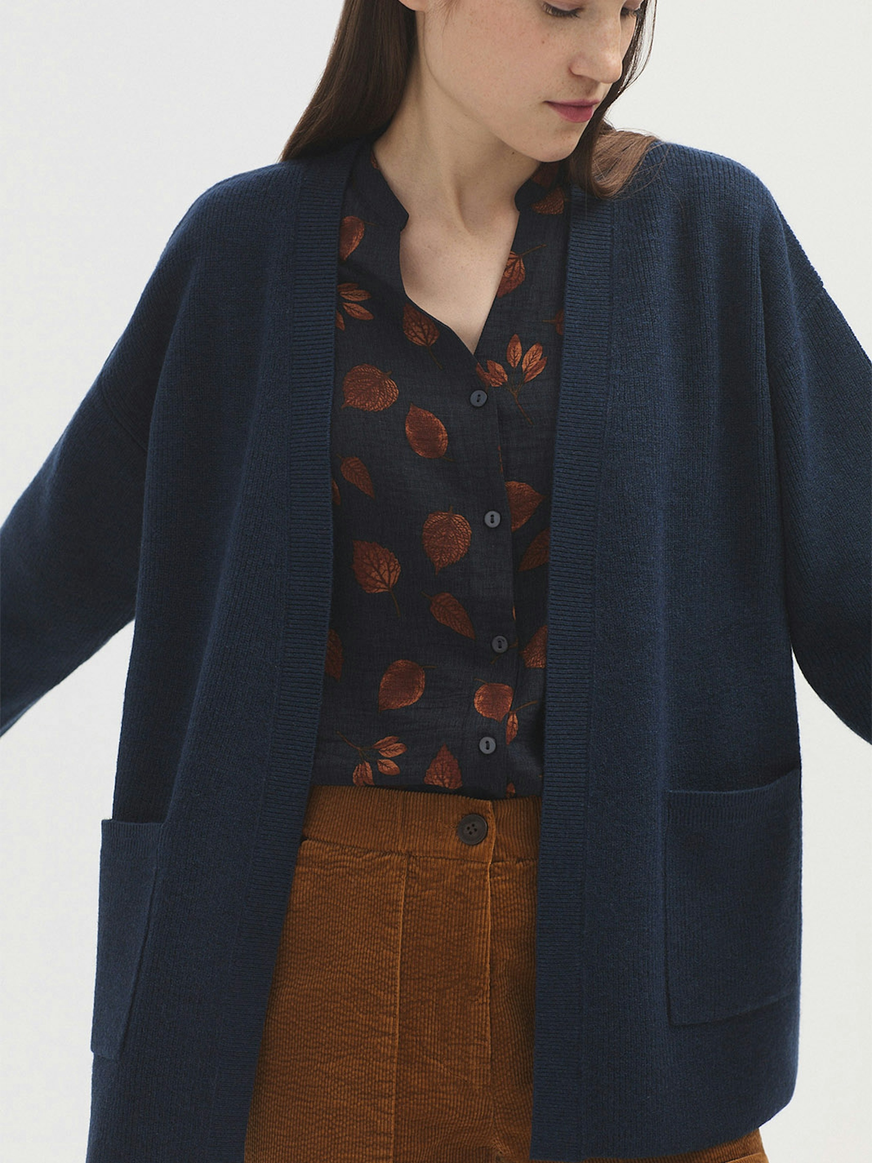 Open cardigan with pockets