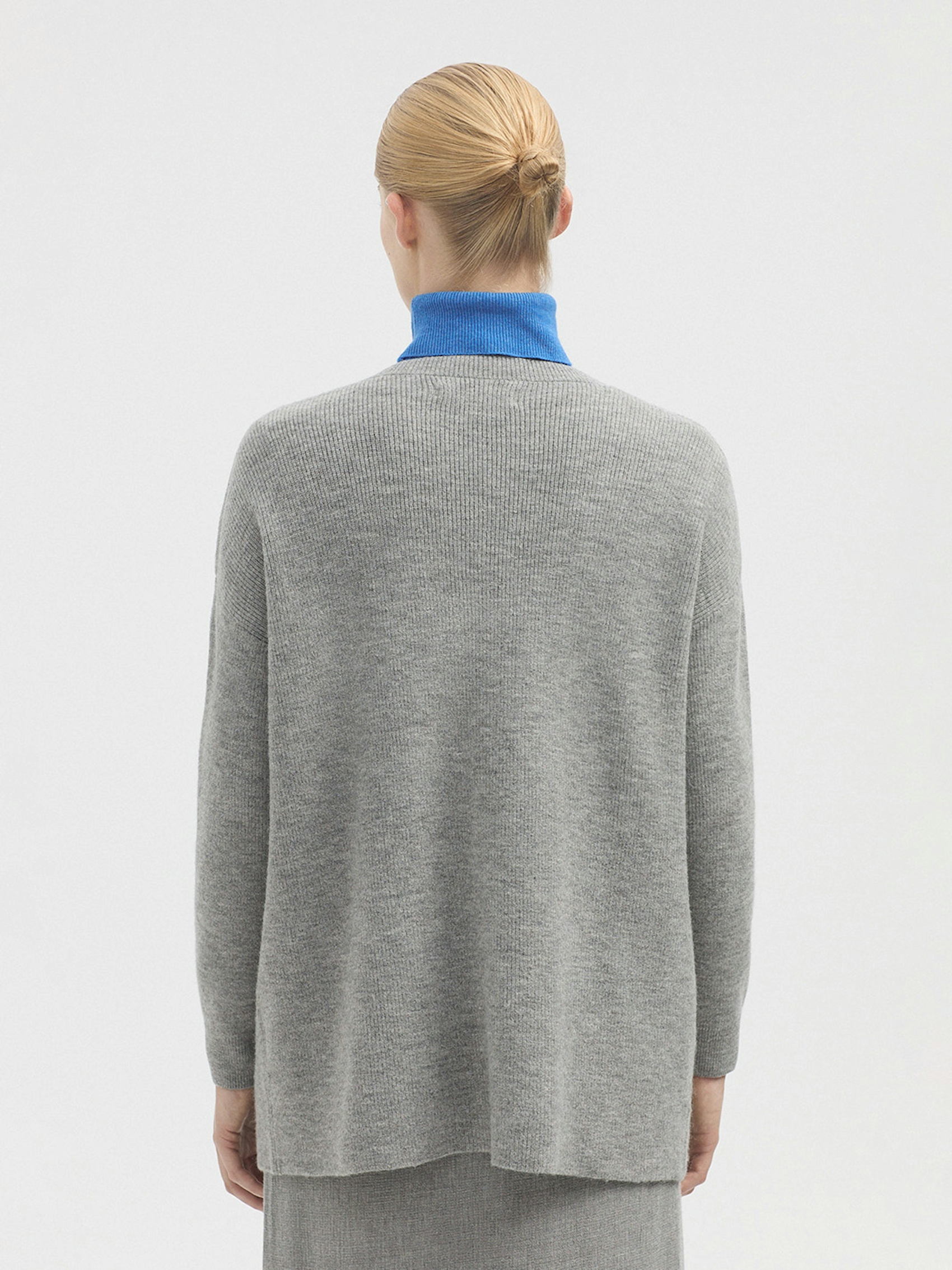 Open cardigan with pockets