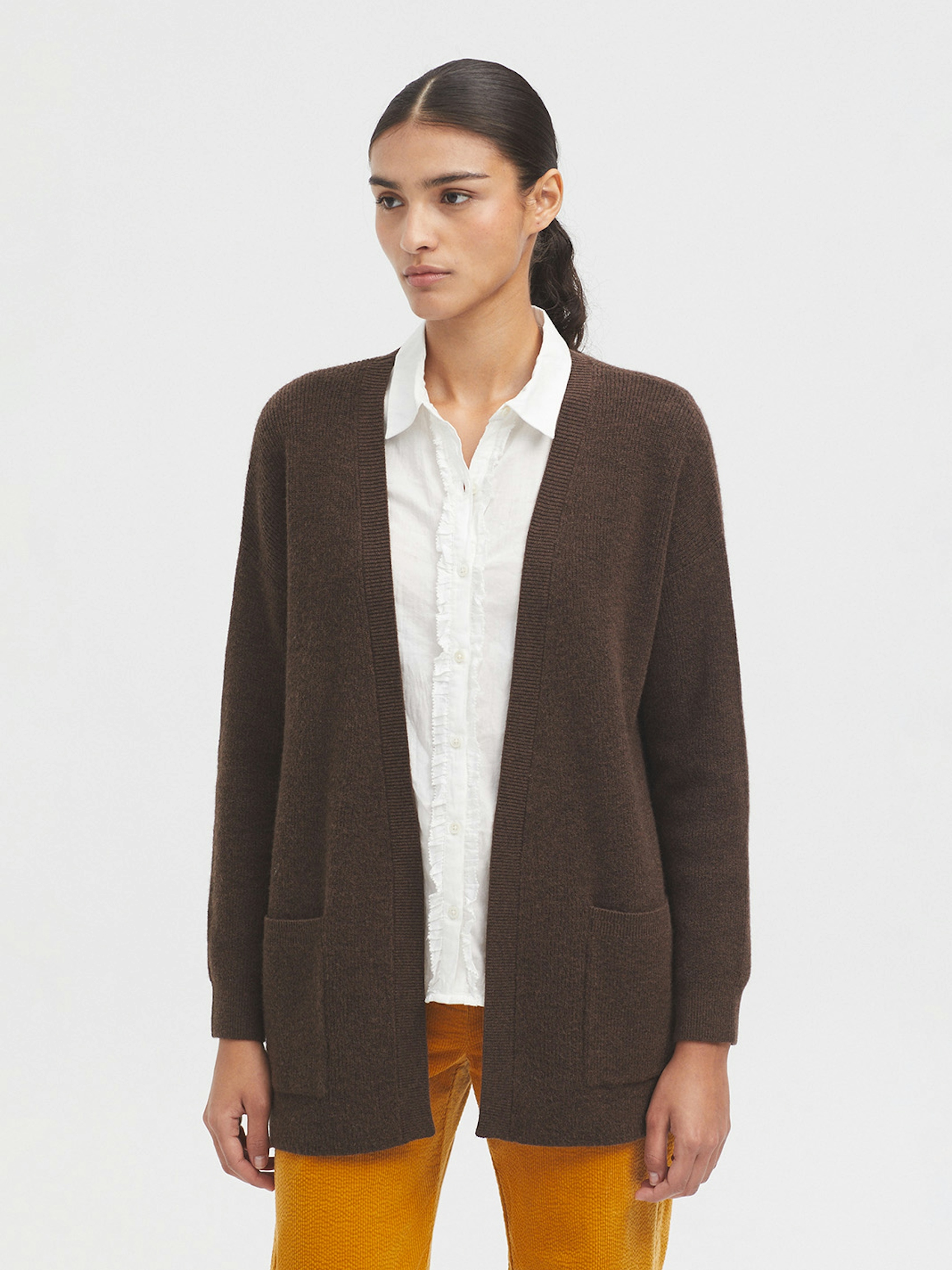 Open cardigan with pockets