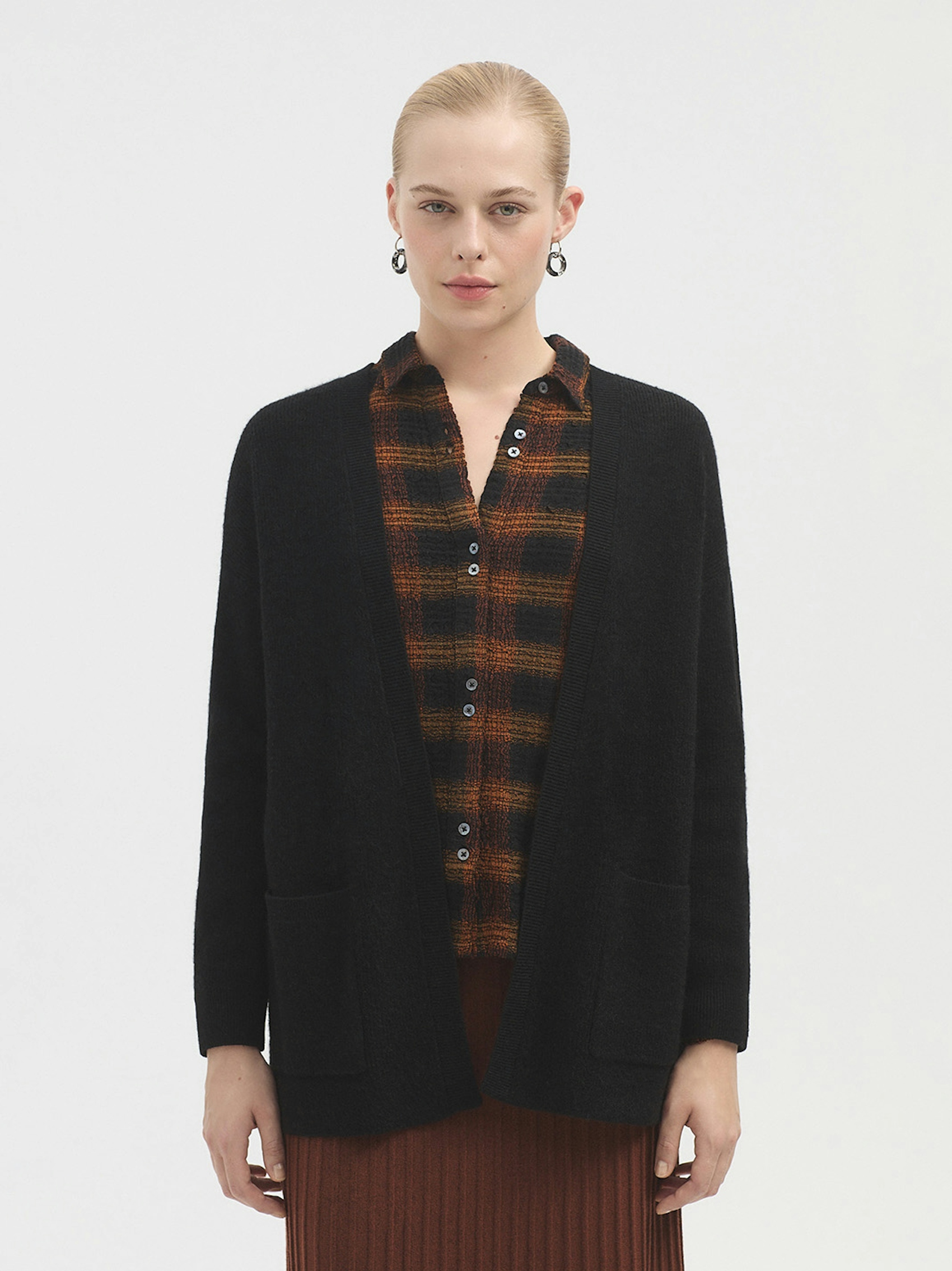 Open cardigan with pockets