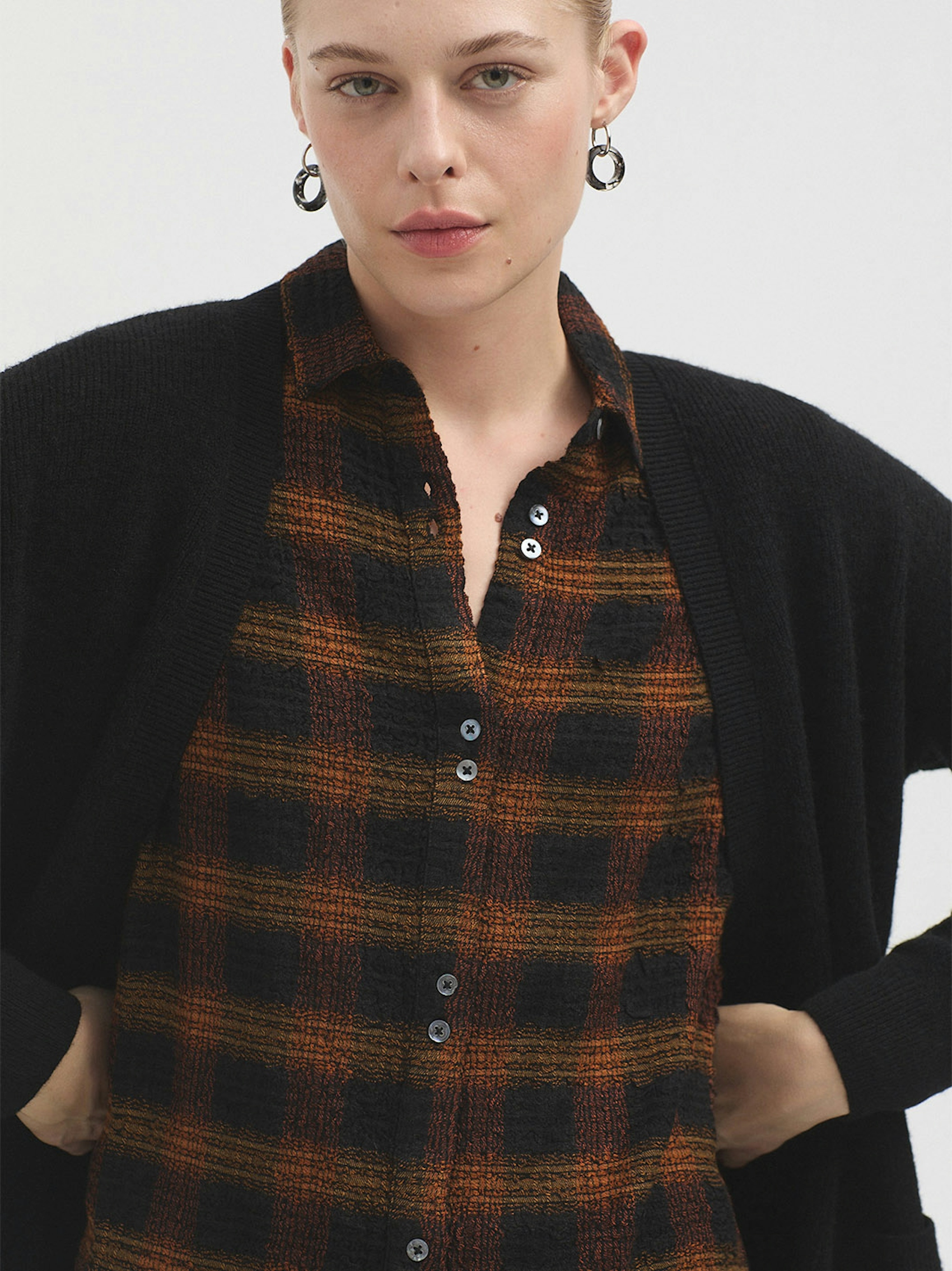 Open cardigan with pockets