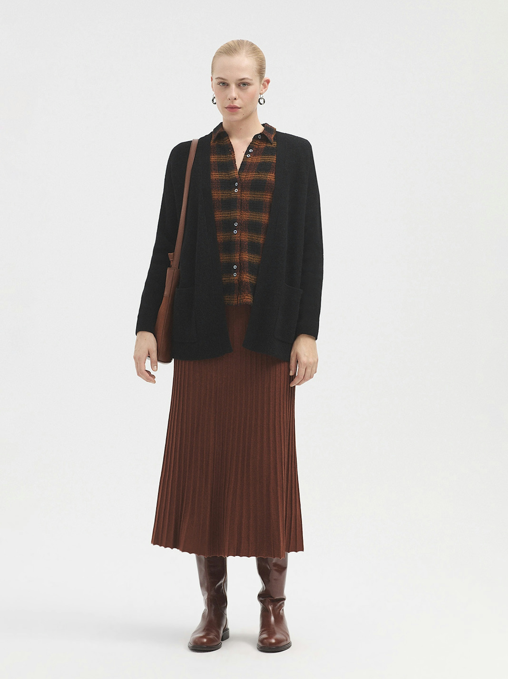 Open cardigan with pockets