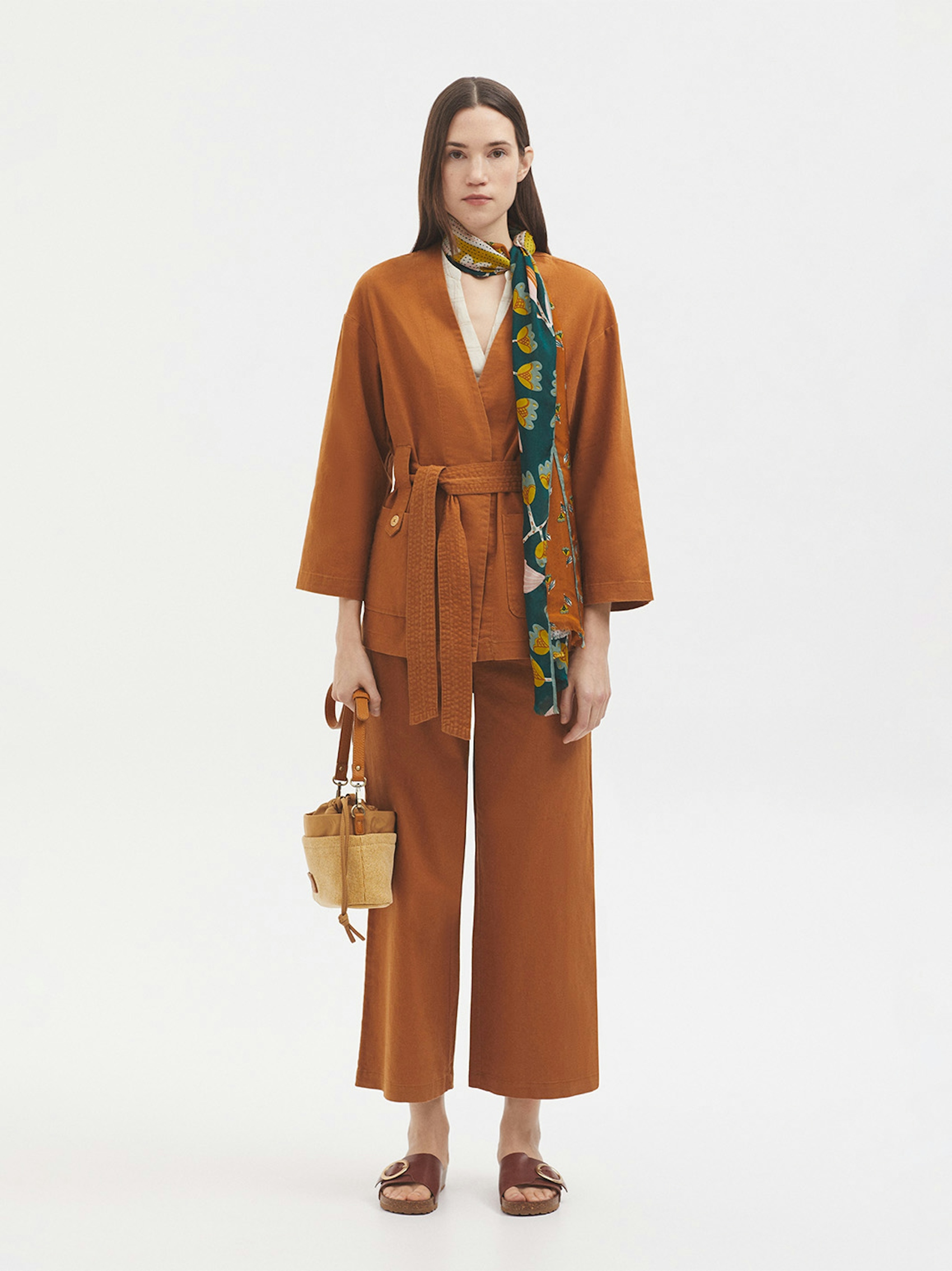 Veste avec ceinture