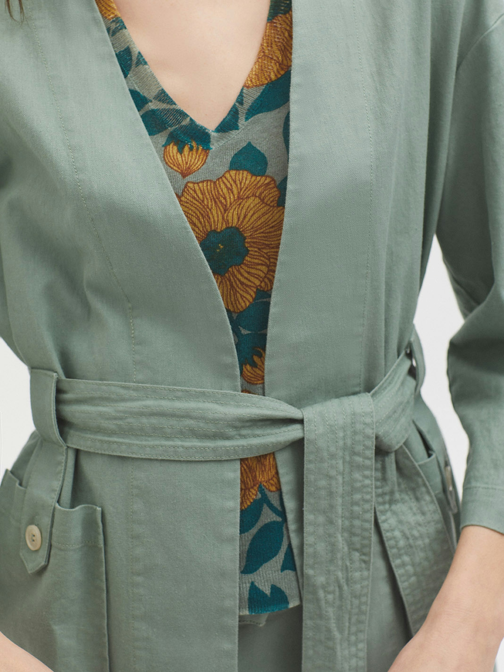 Veste avec ceinture