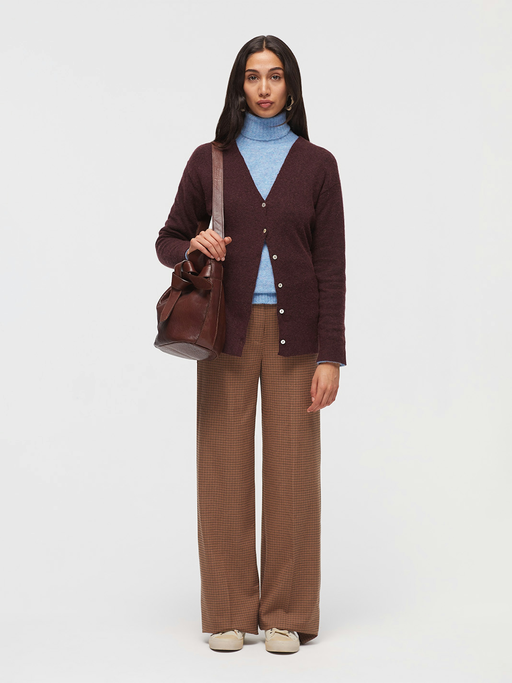 Chaqueta larga escote pico