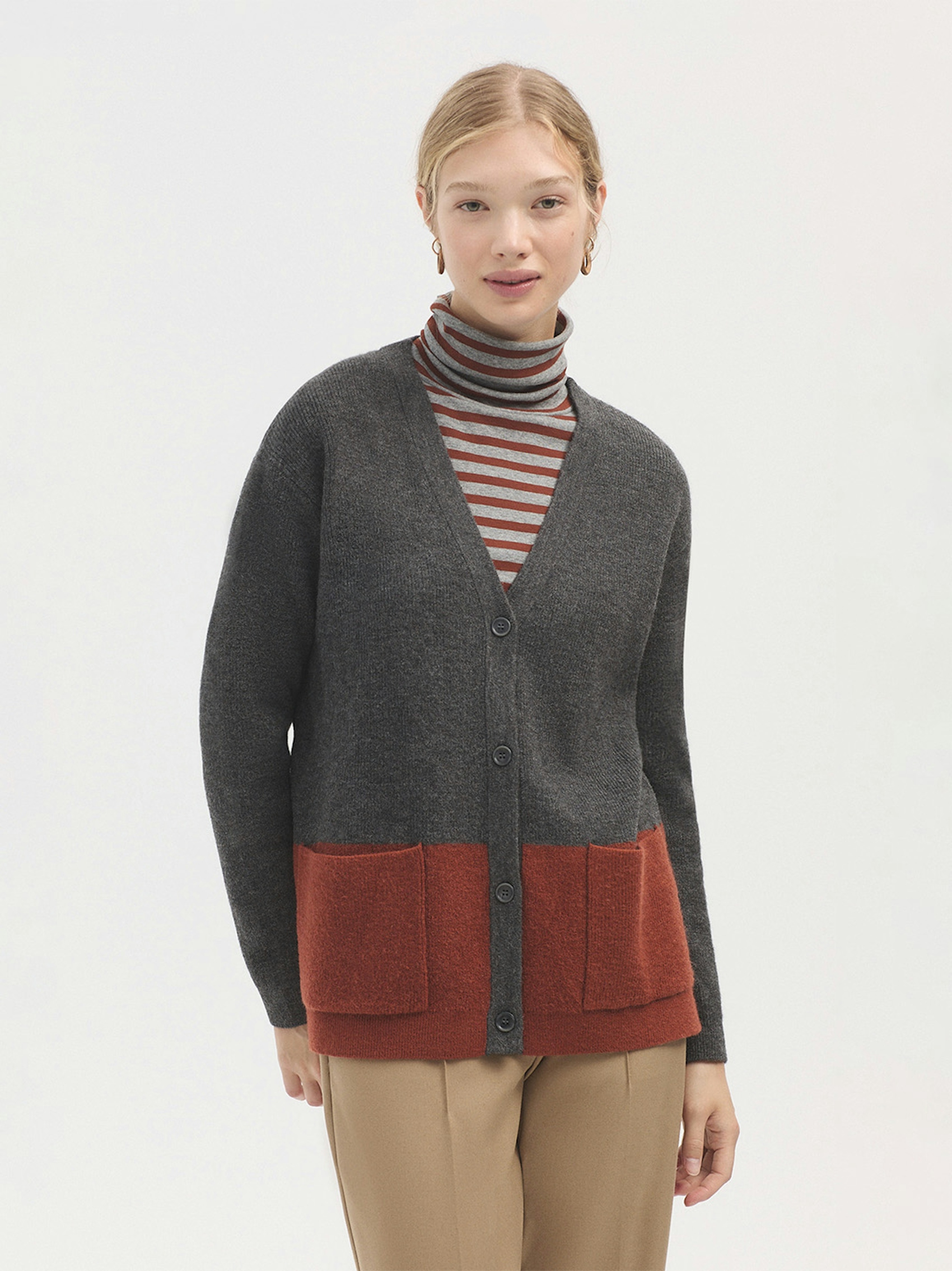 Two tone V neck cardigan
