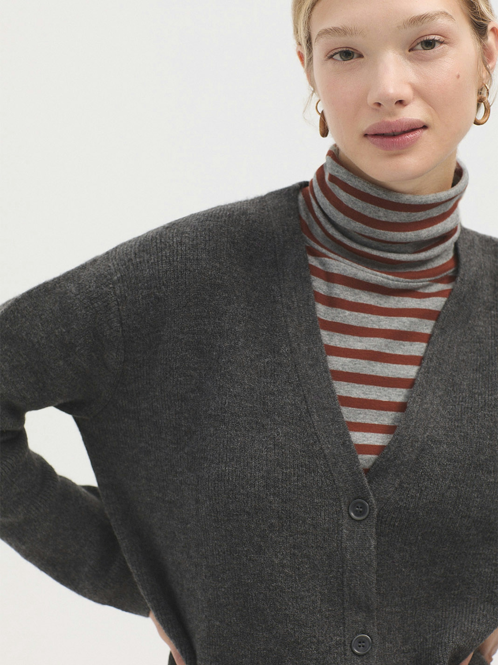Two tone V neck cardigan