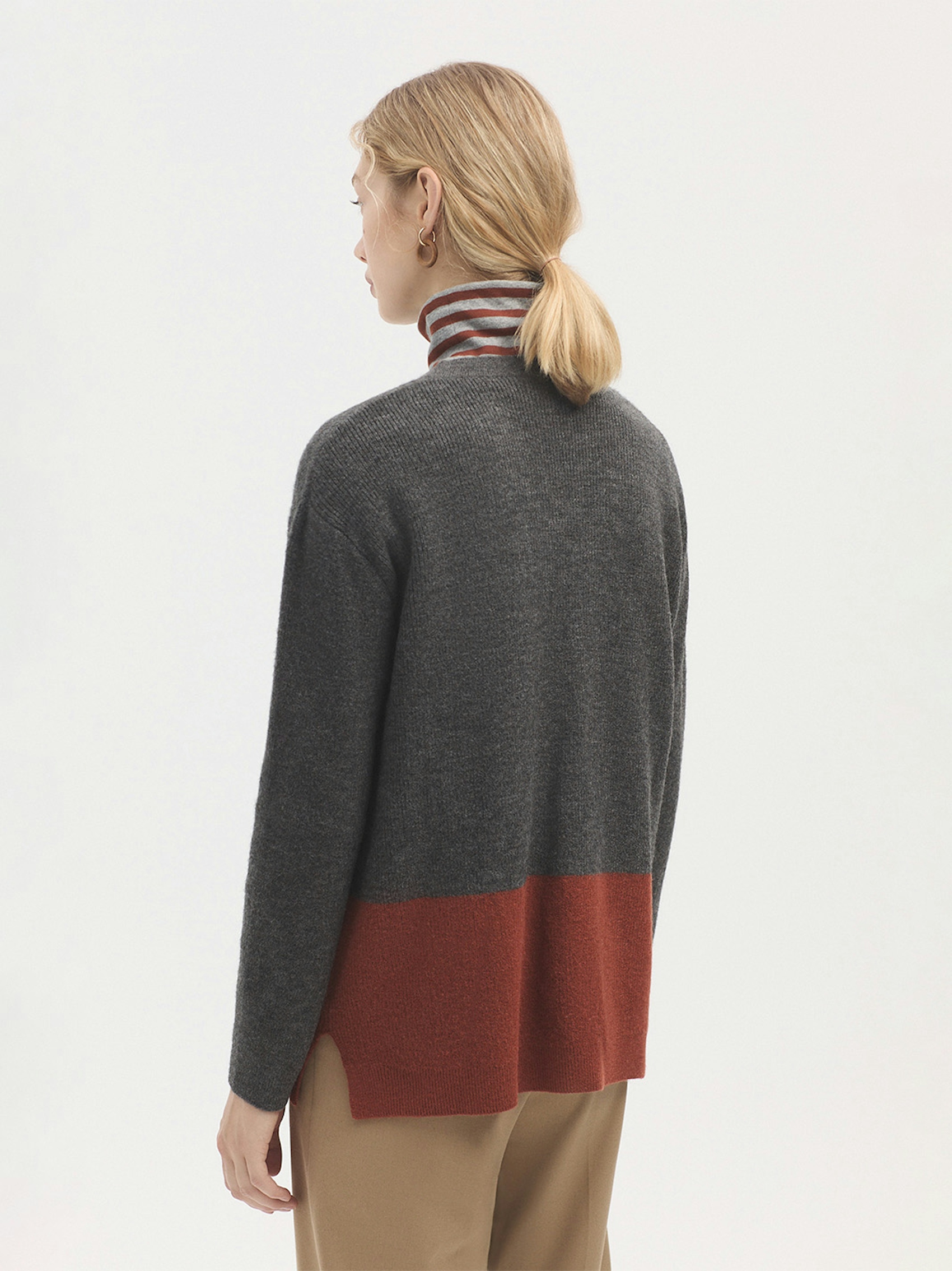 Two tone V neck cardigan