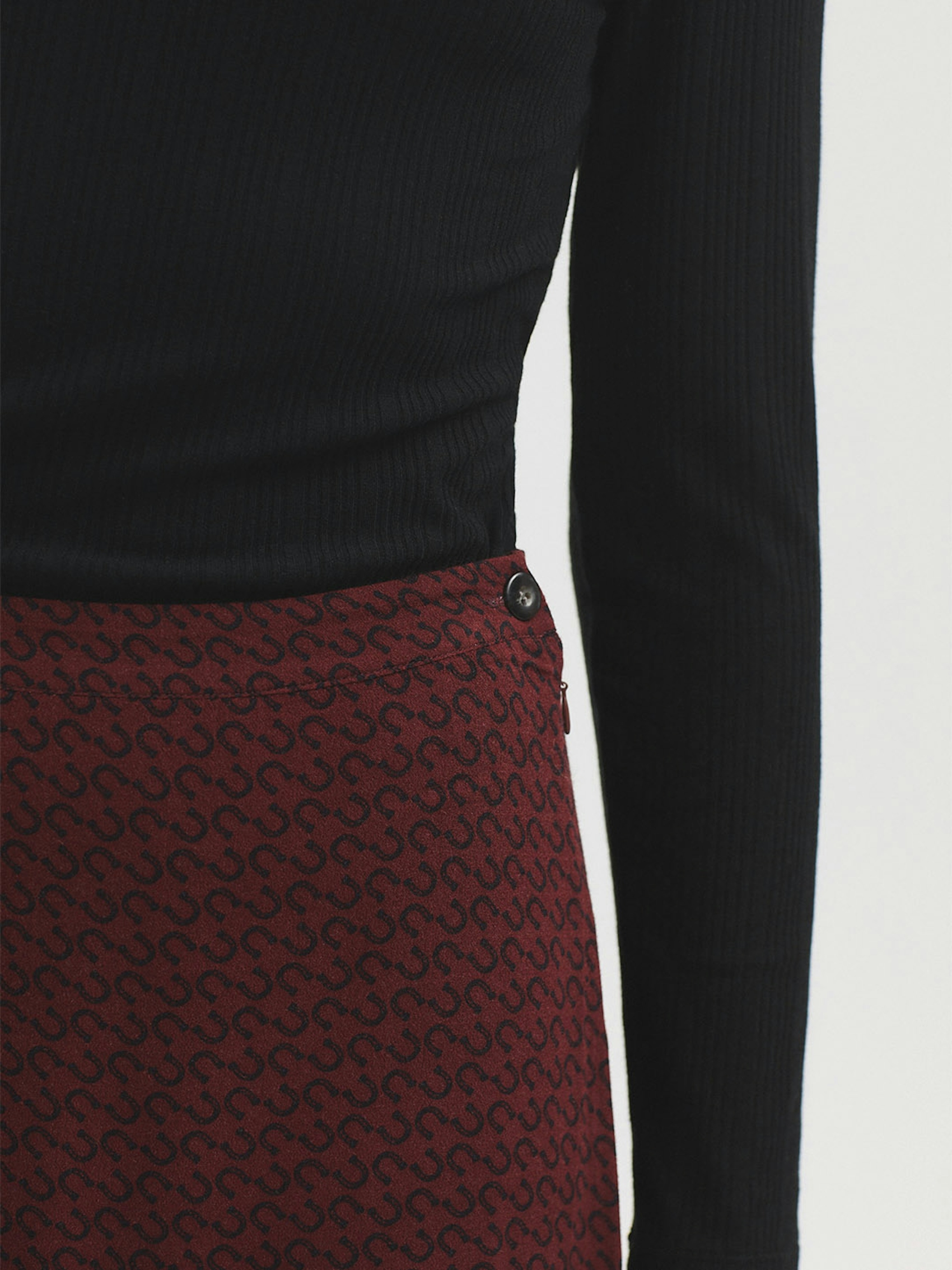 Horseshoes flared skirt