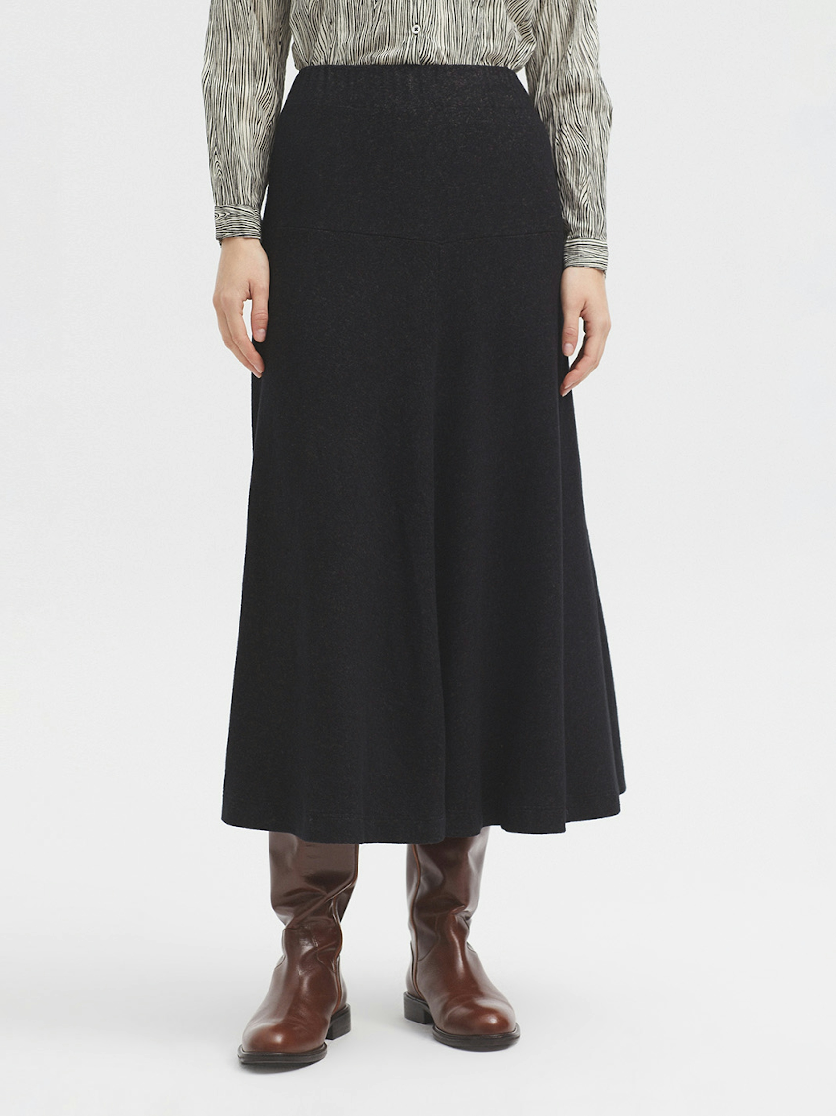 Elasticated midi skirt