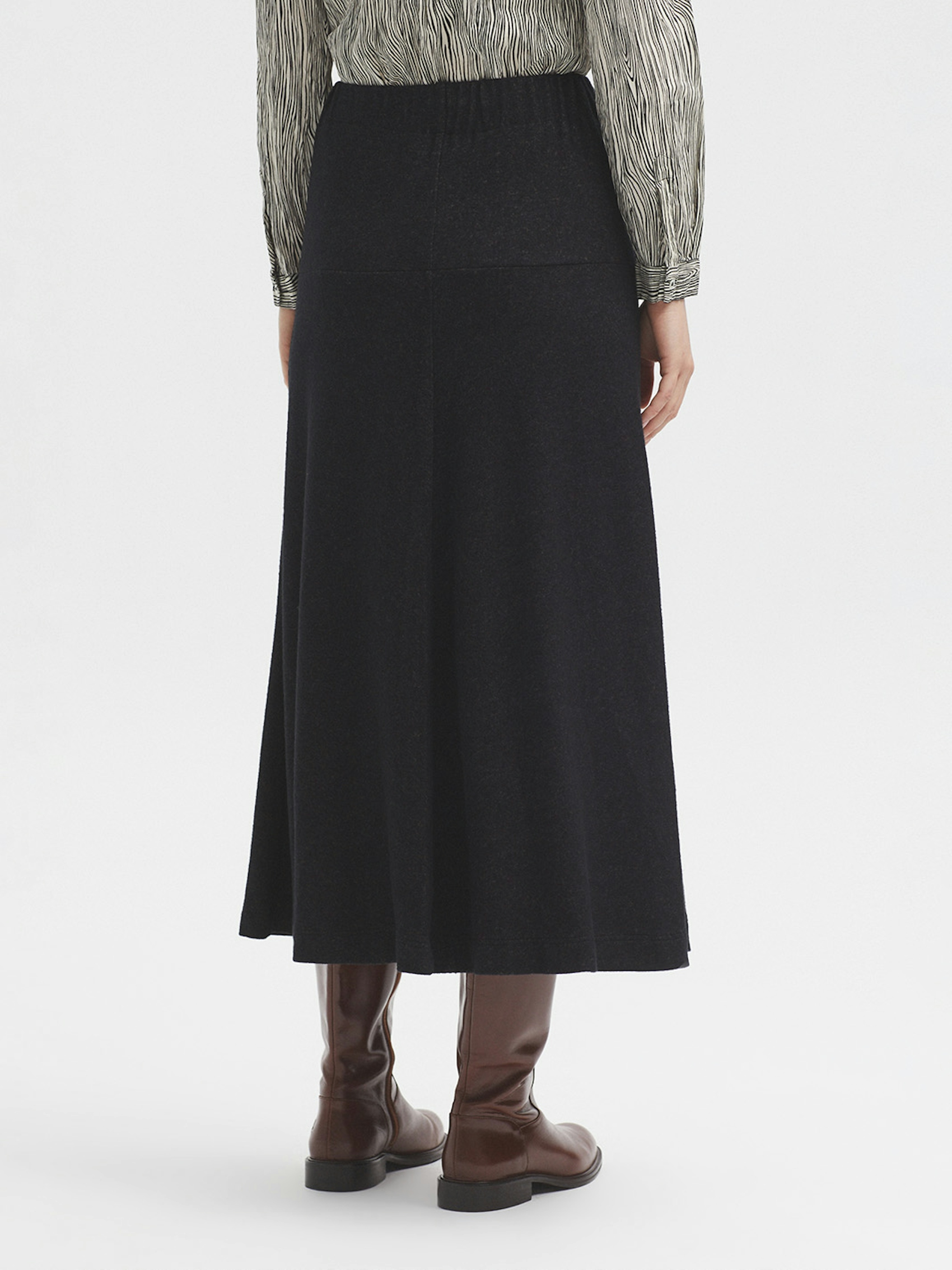 Elasticated midi skirt