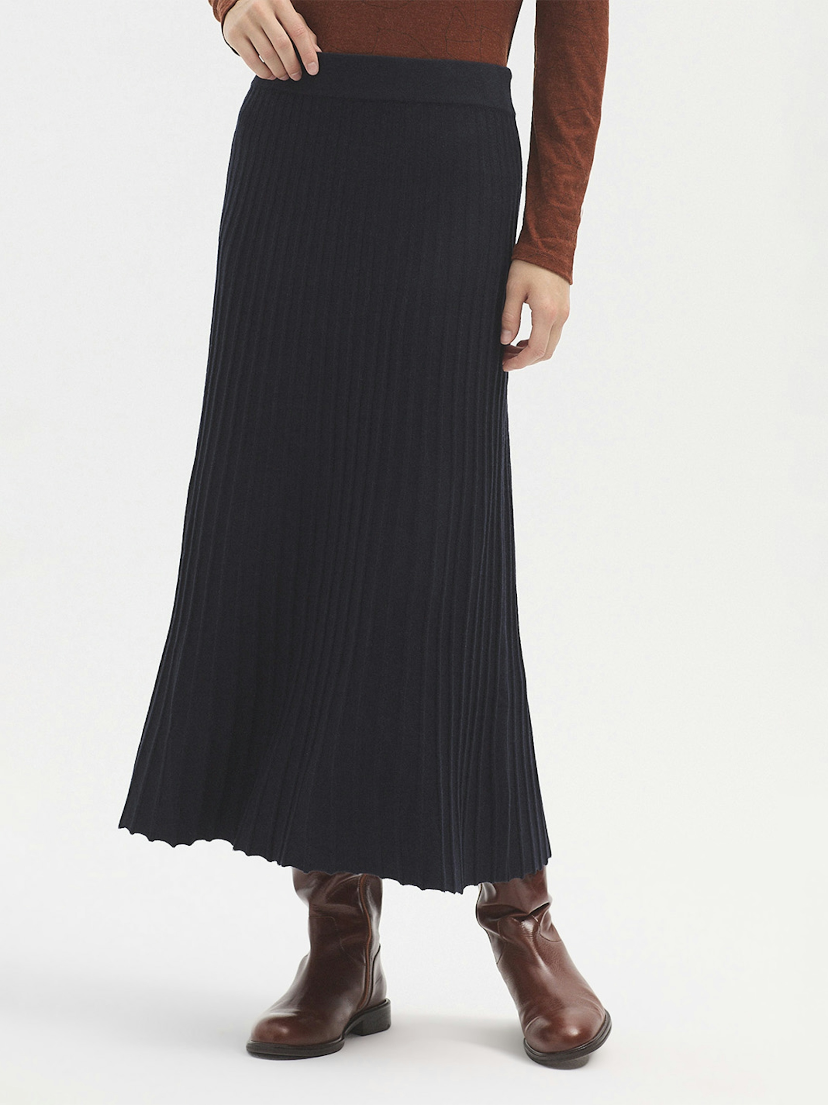 Elasticated pleated skirt