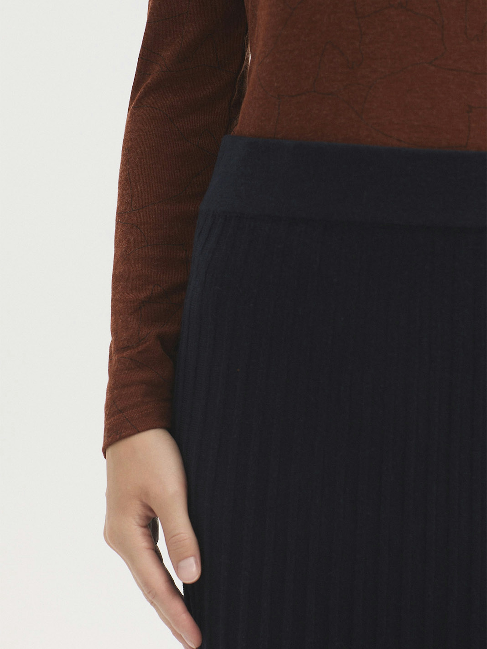 Elasticated pleated skirt