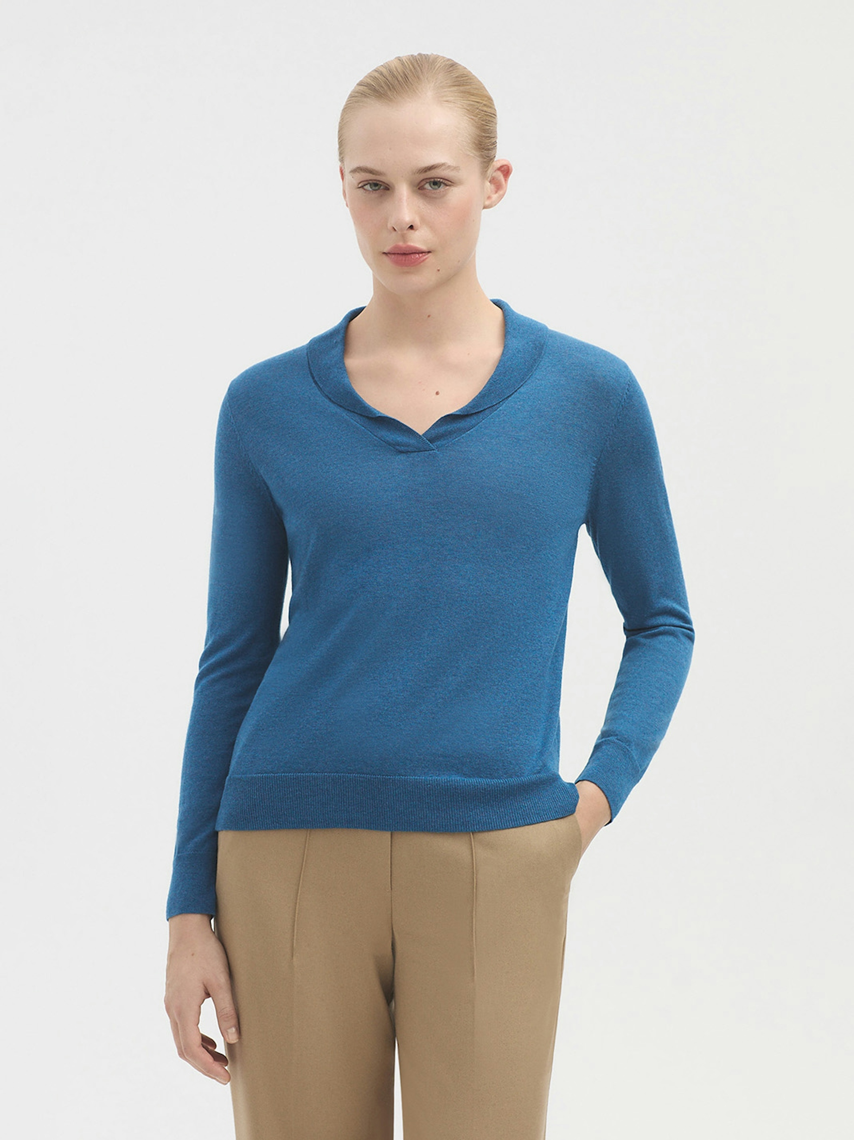Wool jumper with splits
