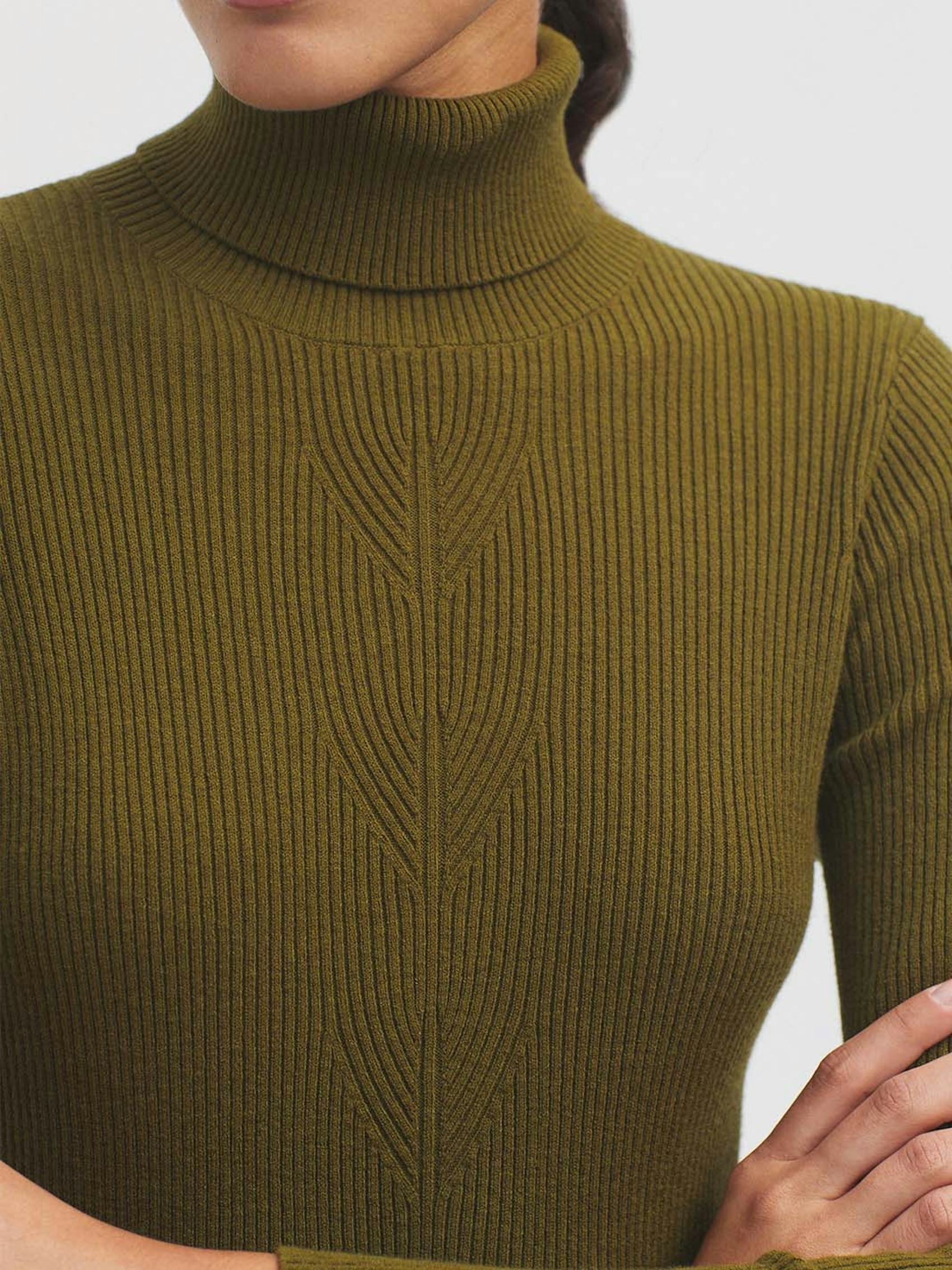 Basic roll neck jumper