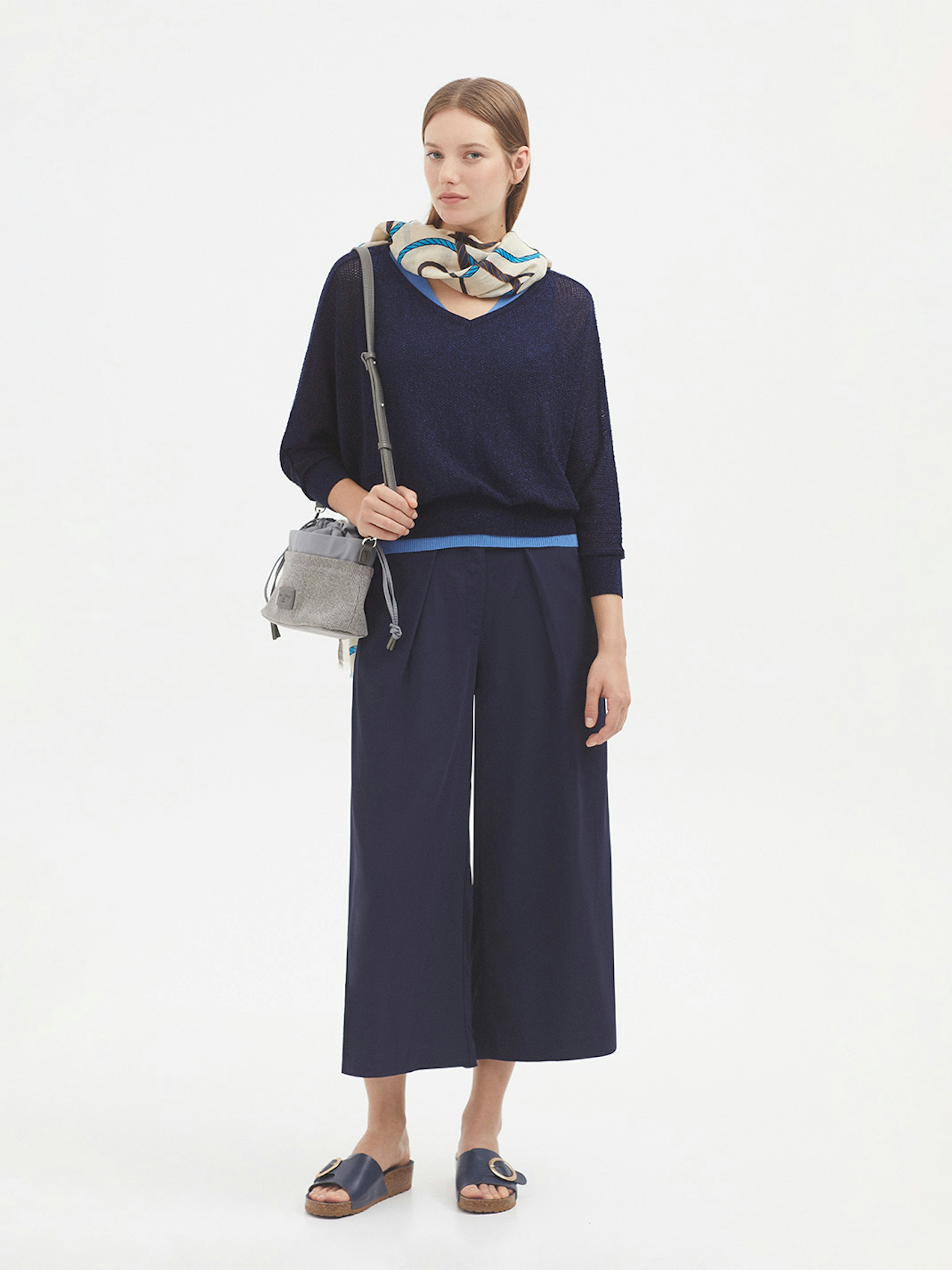 Shiny batwing sleeve jumper