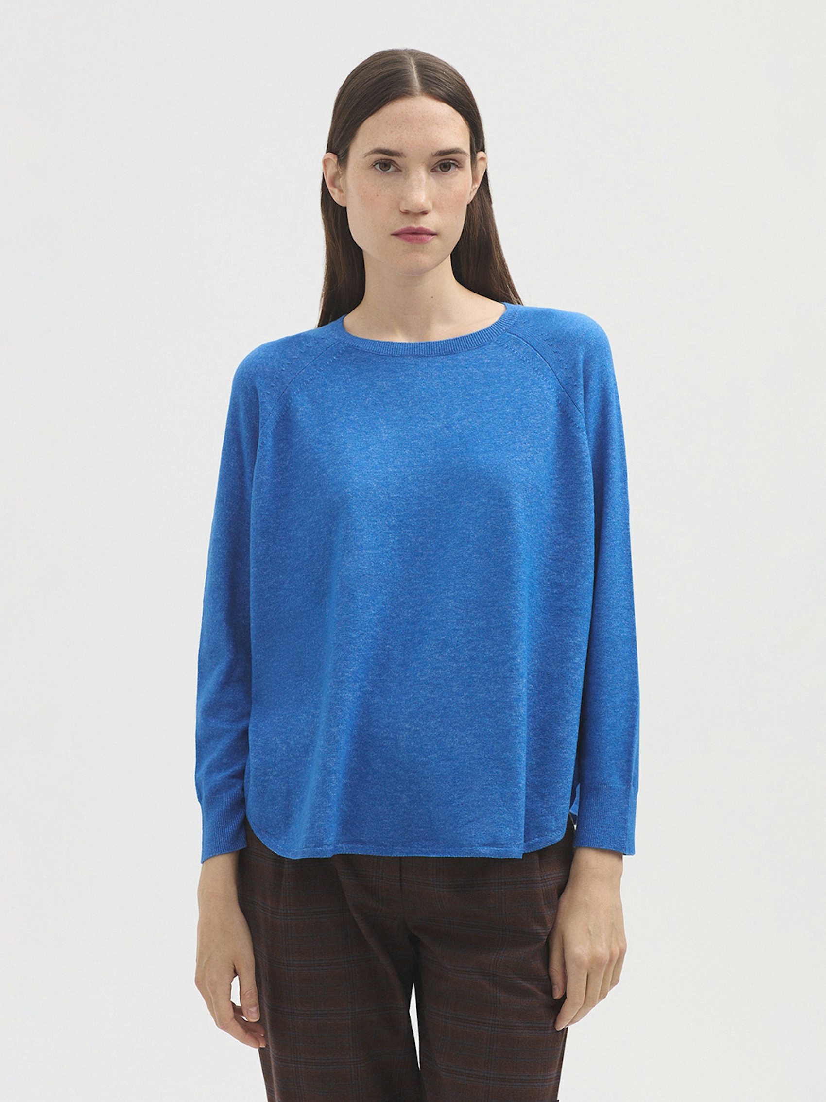 Raglan sleeve jumper