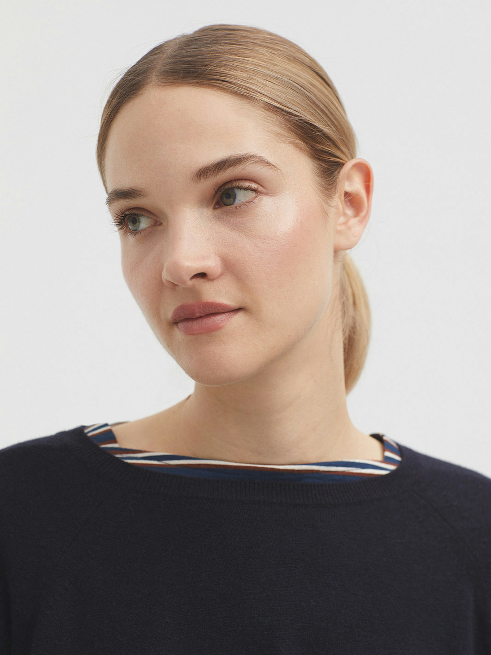 Raglan sleeve jumper