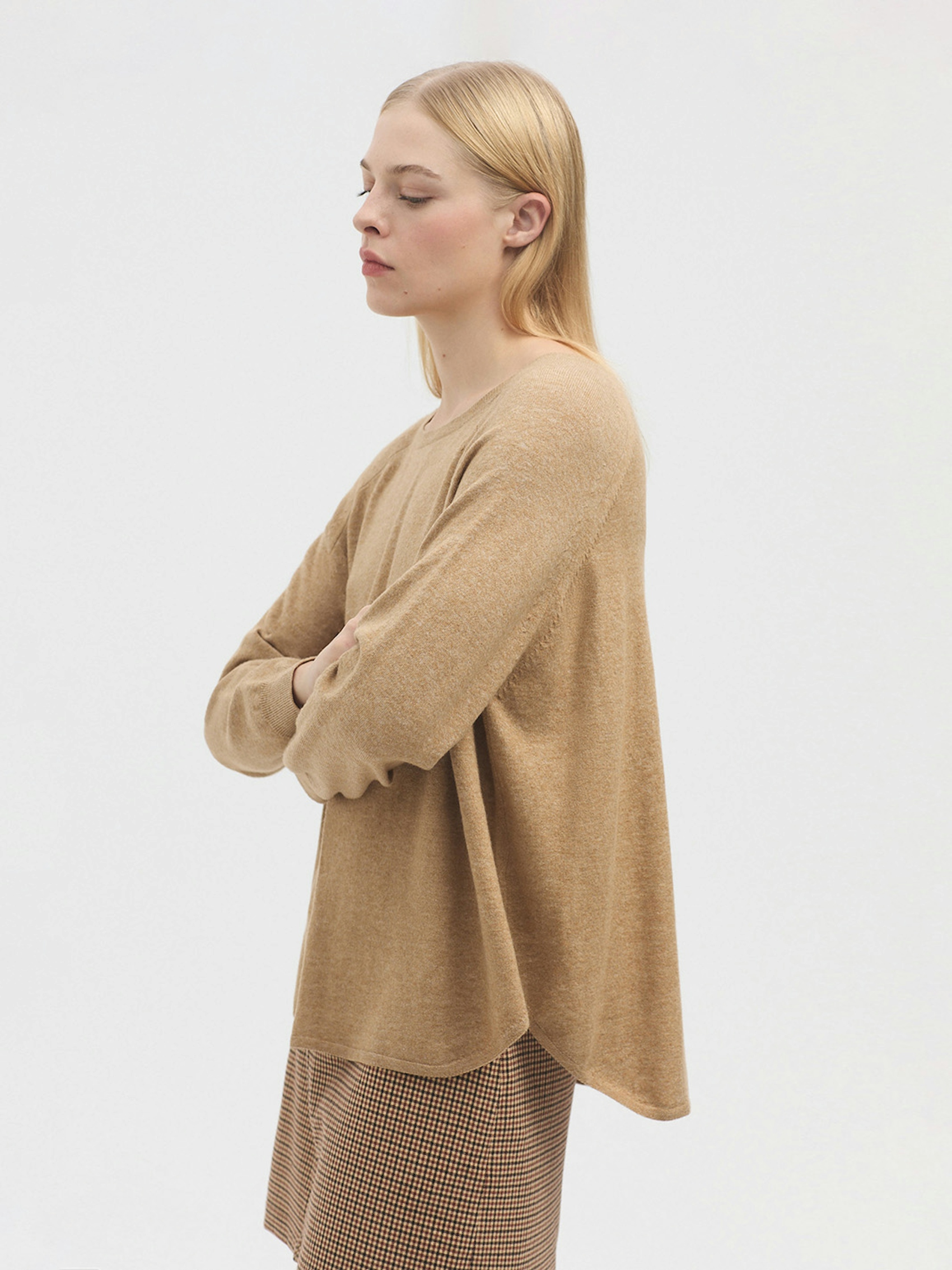 Raglan sleeve jumper