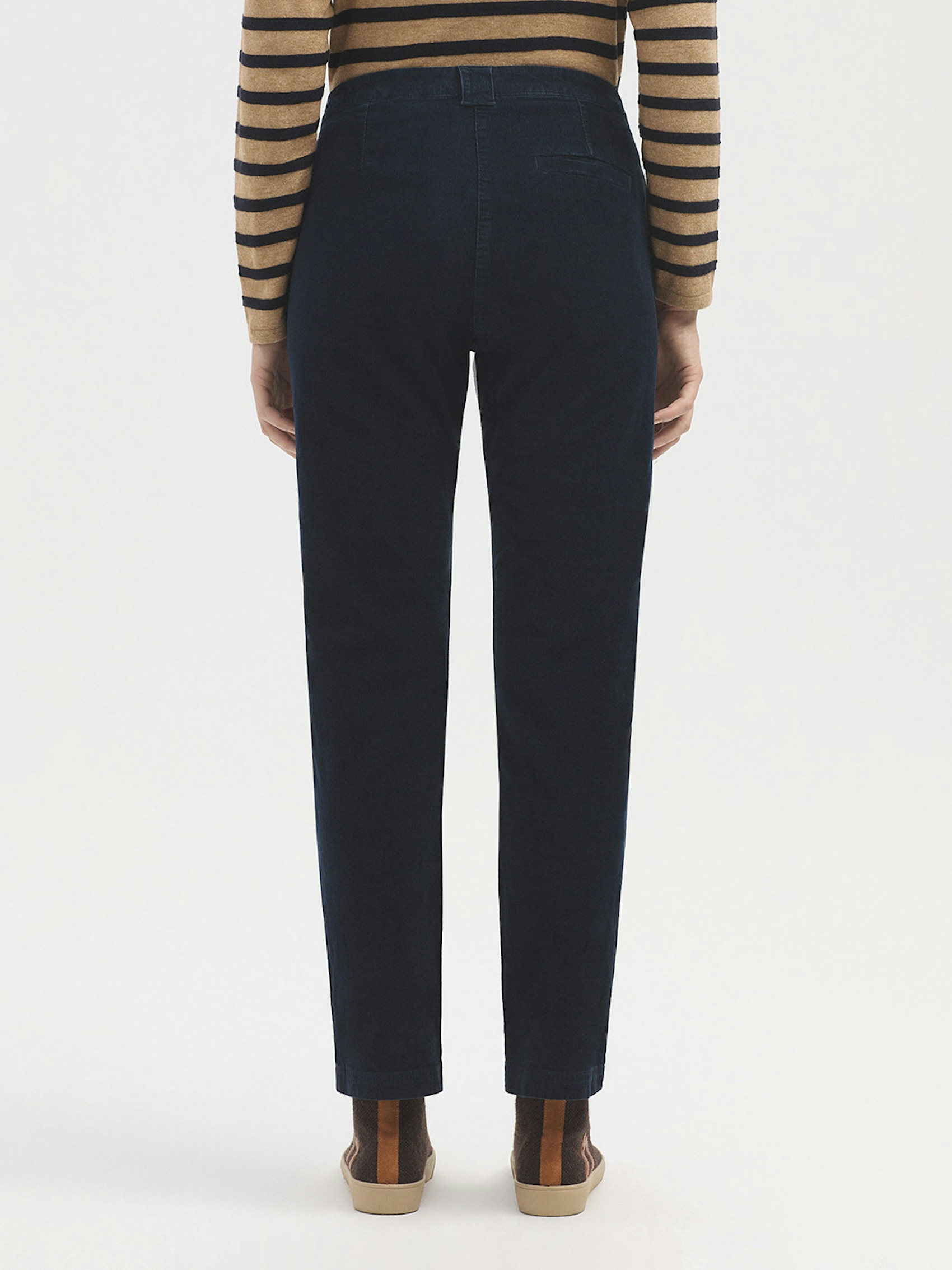 Micro cord chinos 3